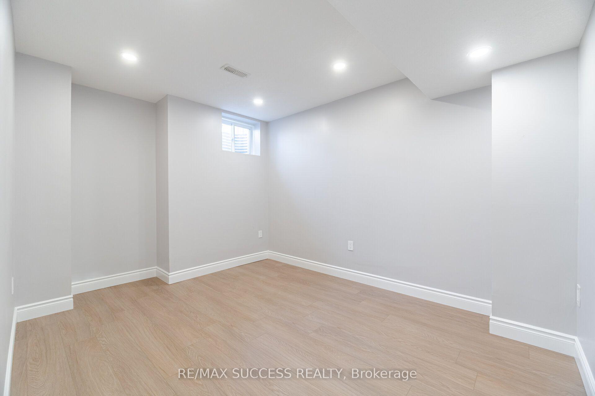 Photo 44 of 28 Pickett Place, Cambridge, Preston Heights — HOMEH
