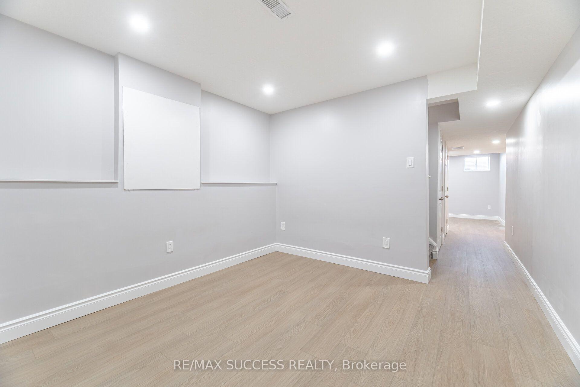 Photo 47 of 28 Pickett Place, Cambridge, Preston Heights — HOMEH