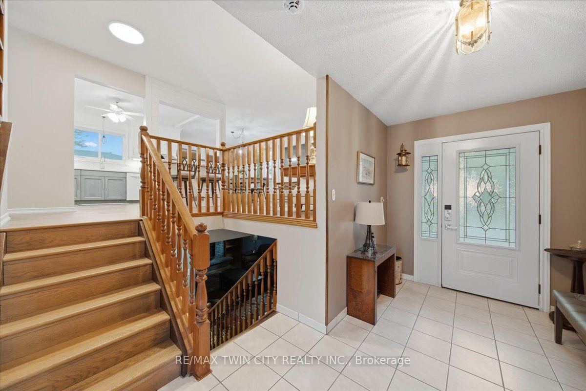 Photo 5 of 76 Enfield Crescent, Brantford, Lynden Hills — HOMEH