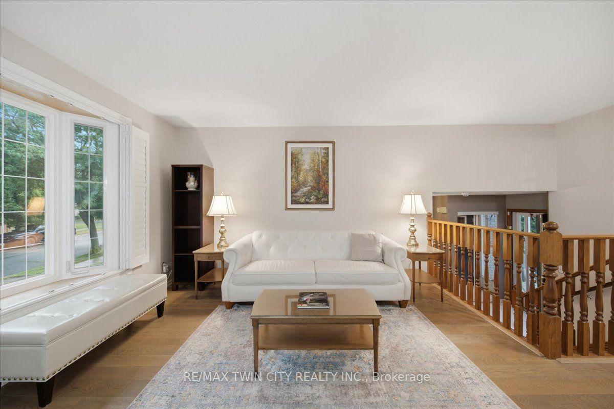 Photo 8 of 76 Enfield Crescent, Brantford, Lynden Hills — HOMEH