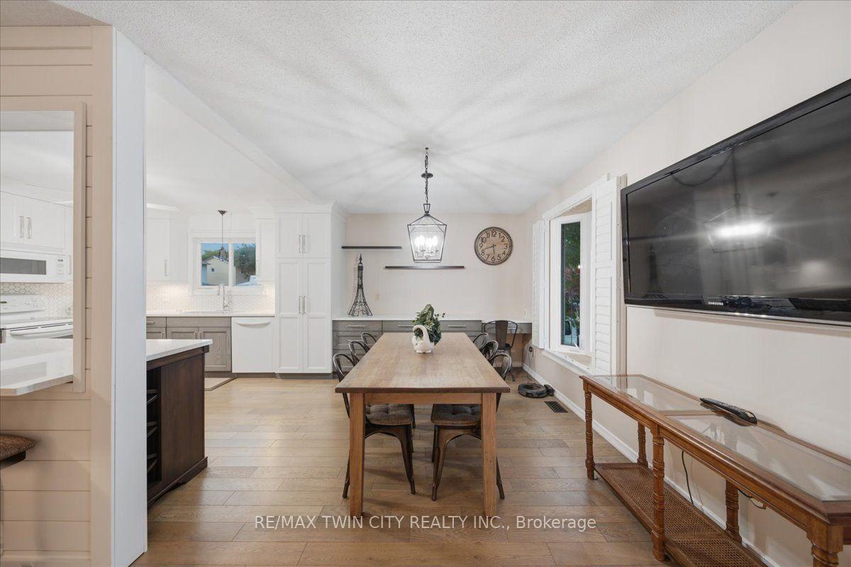 Photo 9 of 76 Enfield Crescent, Brantford, Lynden Hills — HOMEH