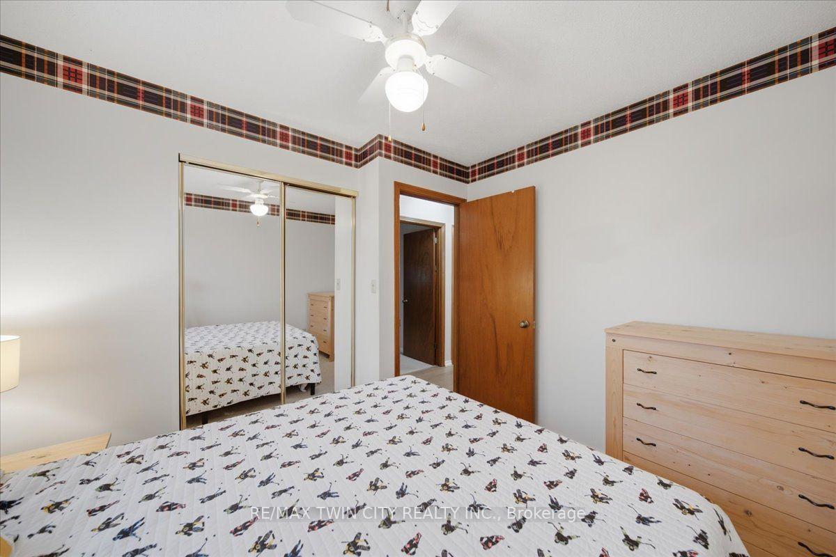 Photo 17 of 76 Enfield Crescent, Brantford, Lynden Hills — HOMEH