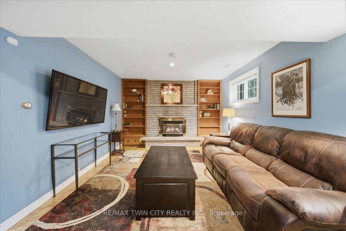 Photo 21 of 76 Enfield Crescent, Brantford, Lynden Hills — HOMEH