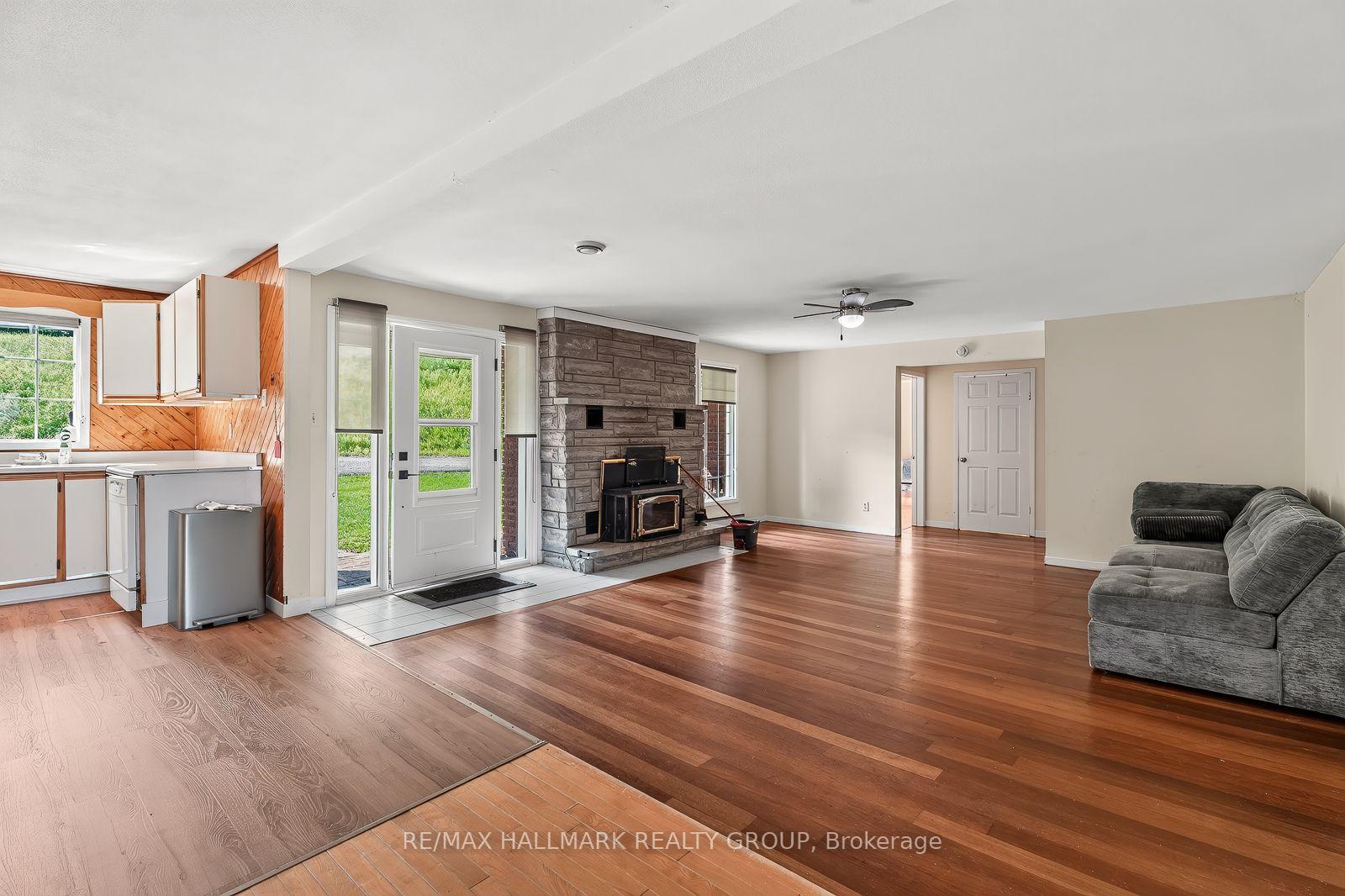 Photo 5 of 1651 Regional Rd 174 Highway, Ottawa, Camelot — HOMEH