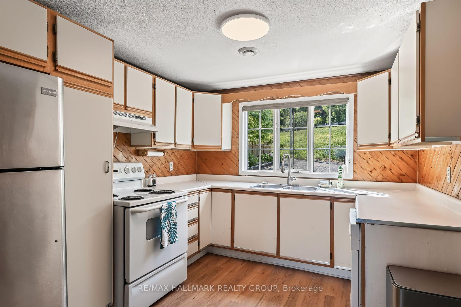 Photo 7 of 1651 Regional Rd 174 Highway, Ottawa, Camelot — HOMEH