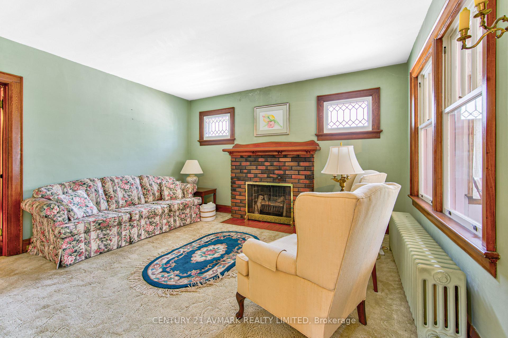 Photo 4 of 104 Highland Avenue, St. Catharines, Old Glenridge — HOMEH
