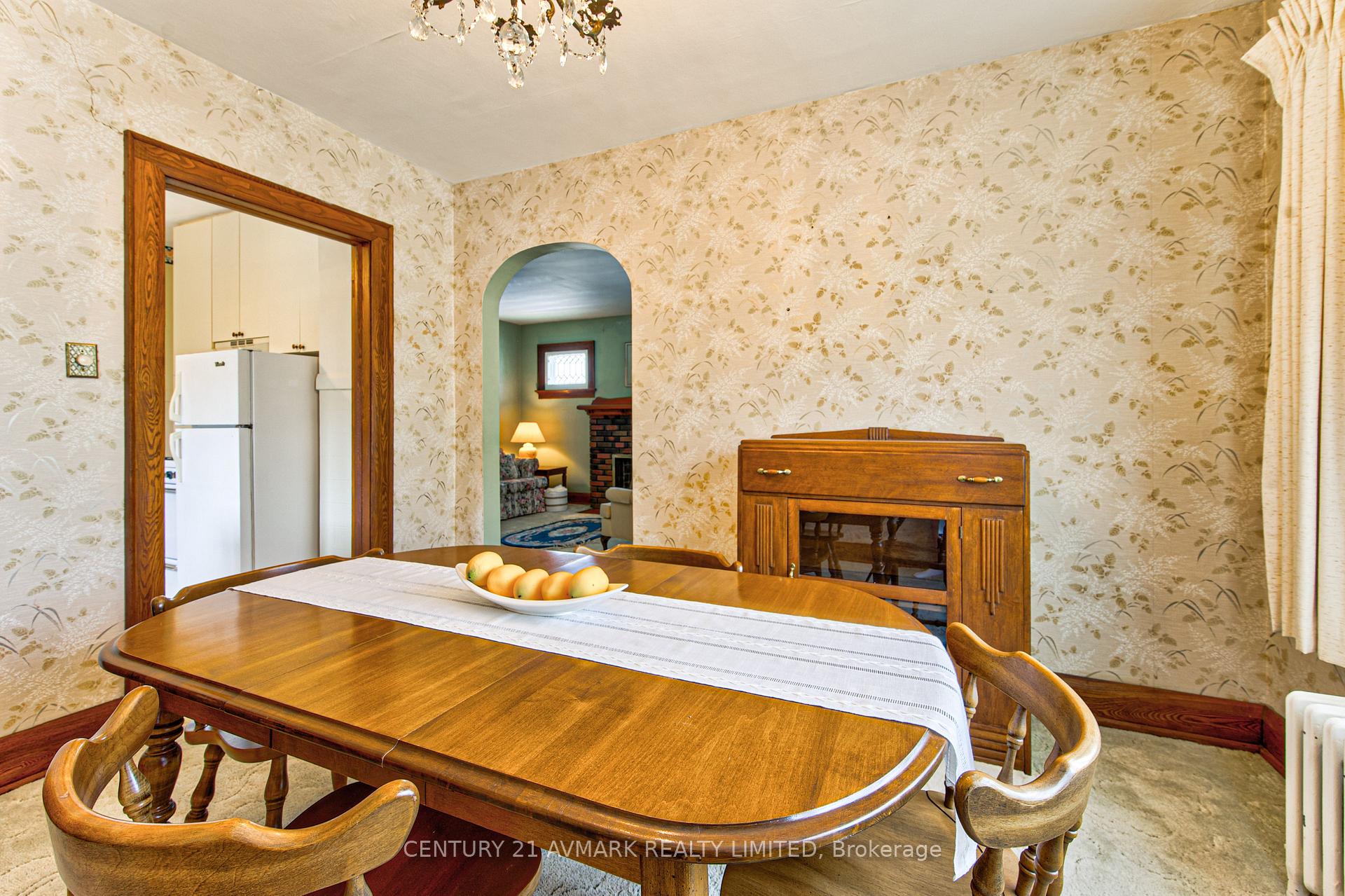 Photo 6 of 104 Highland Avenue, St. Catharines, Old Glenridge — HOMEH