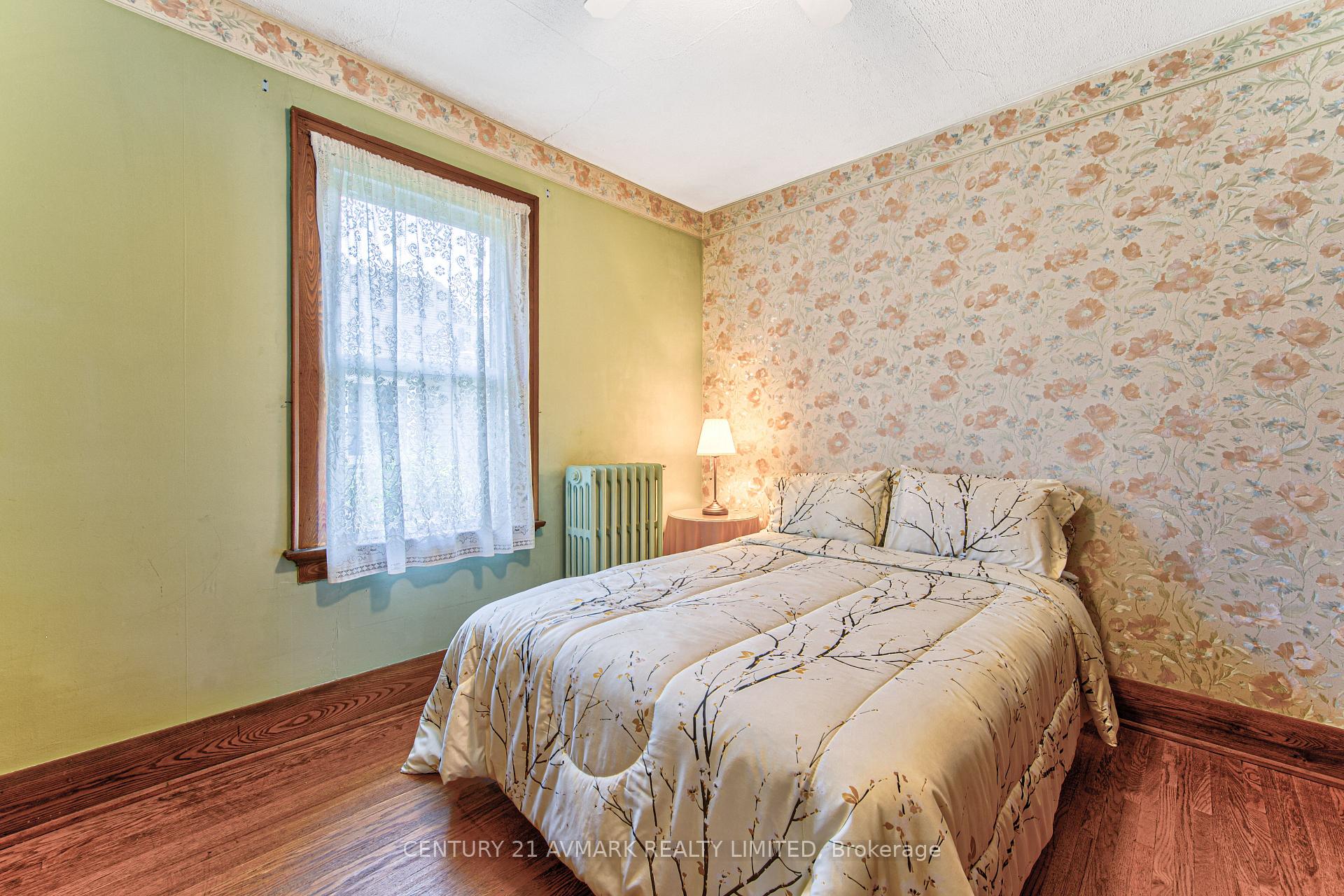 Photo 8 of 104 Highland Avenue, St. Catharines, Old Glenridge — HOMEH