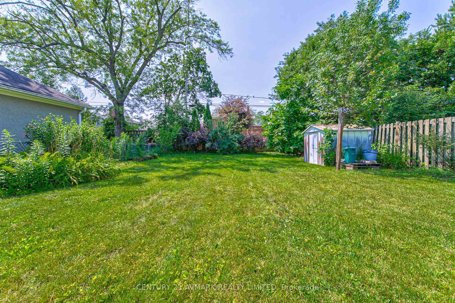 Photo 11 of 104 Highland Avenue, St. Catharines, Old Glenridge — HOMEH