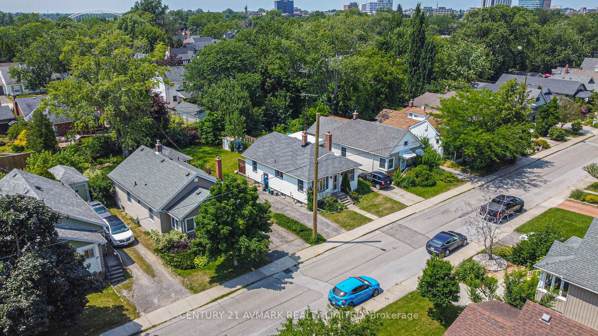 Photo 15 of 104 Highland Avenue, St. Catharines, Old Glenridge — HOMEH