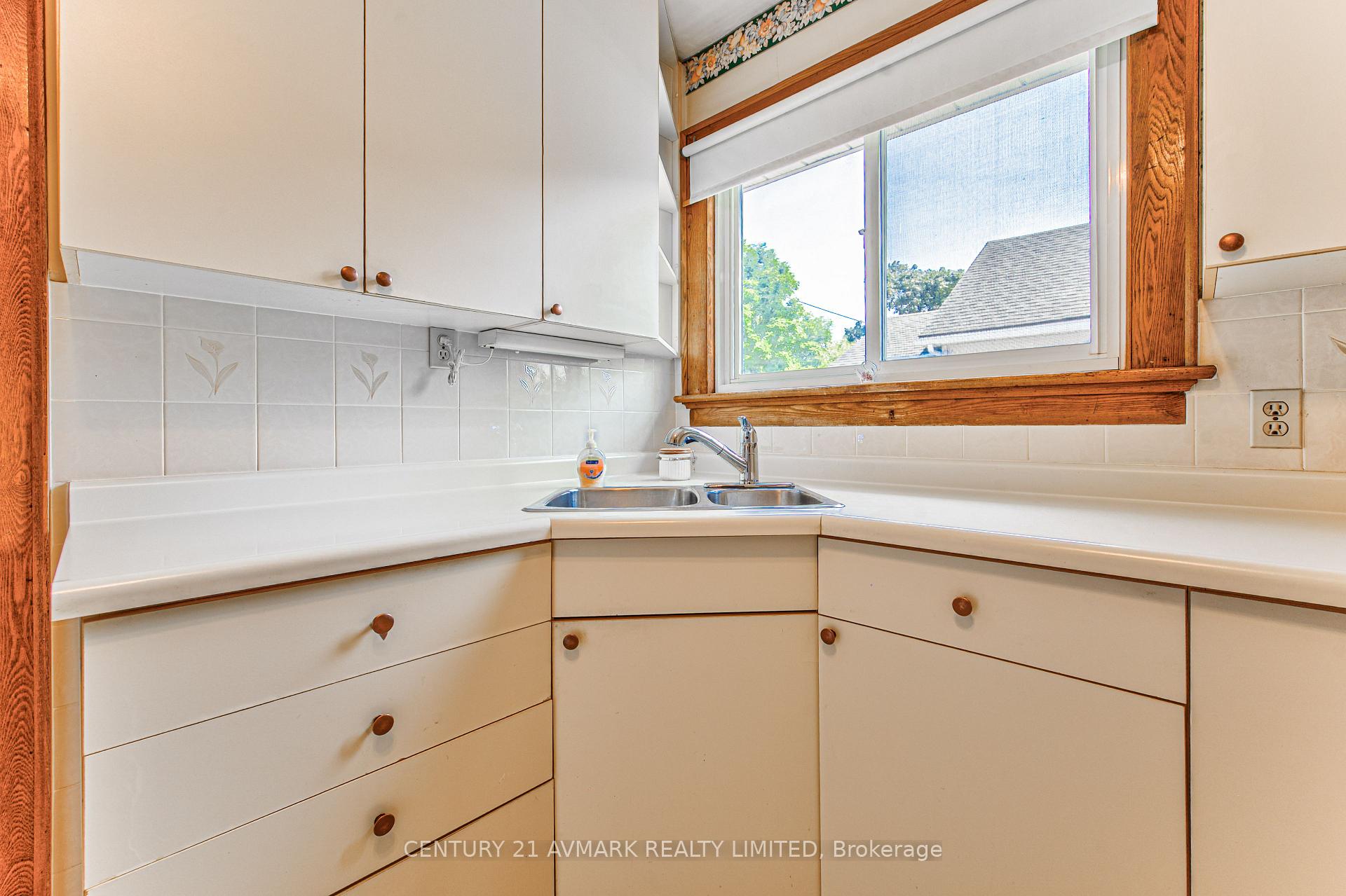 Photo 31 of 104 Highland Avenue, St. Catharines, Old Glenridge — HOMEH