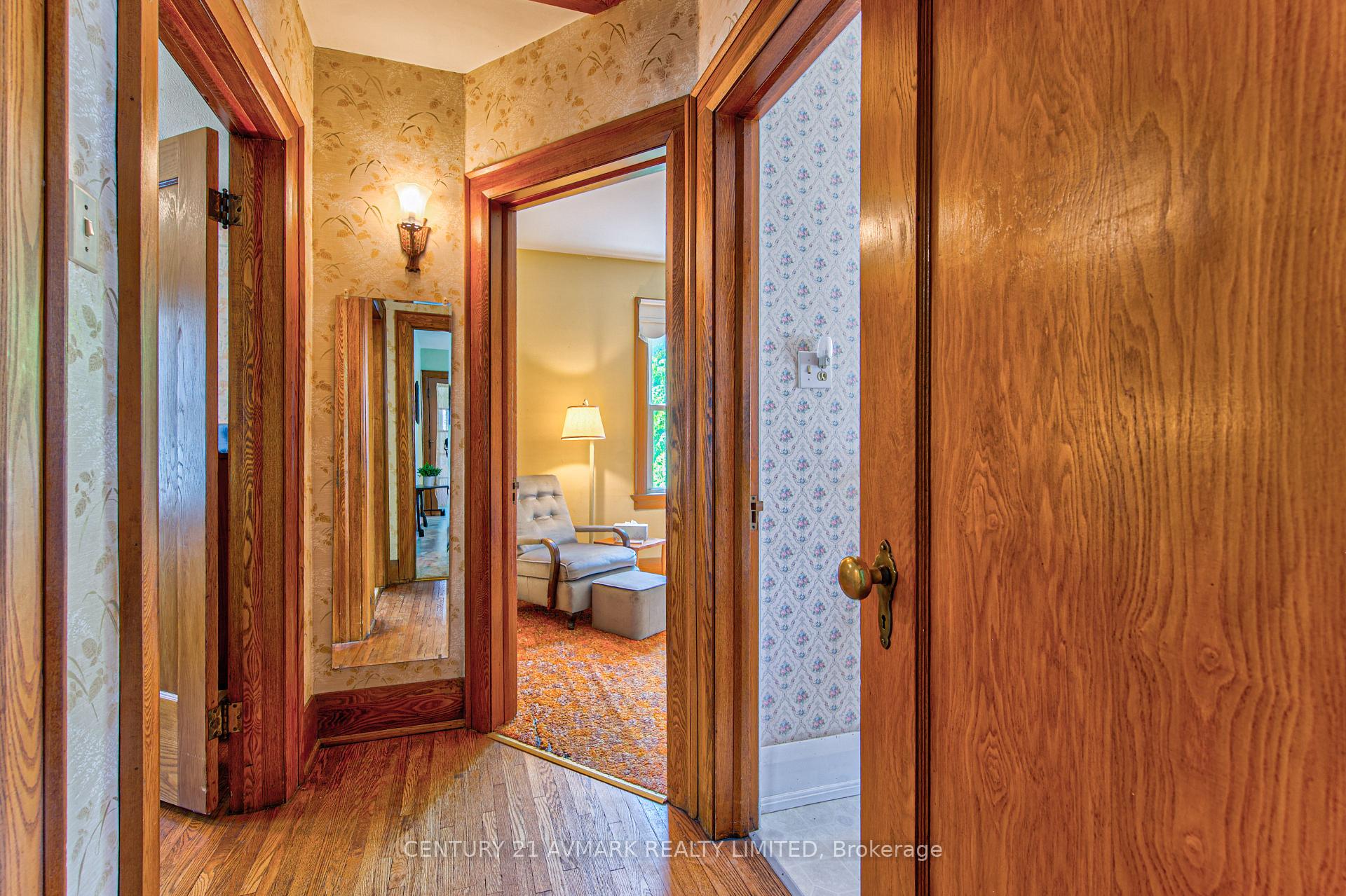 Photo 37 of 104 Highland Avenue, St. Catharines, Old Glenridge — HOMEH