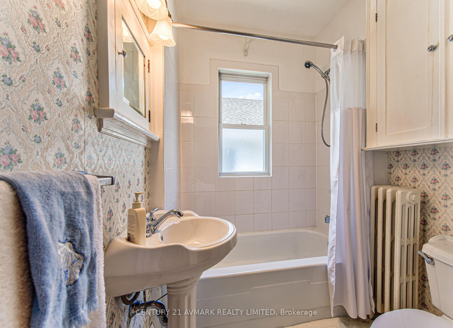 Photo 38 of 104 Highland Avenue, St. Catharines, Old Glenridge — HOMEH