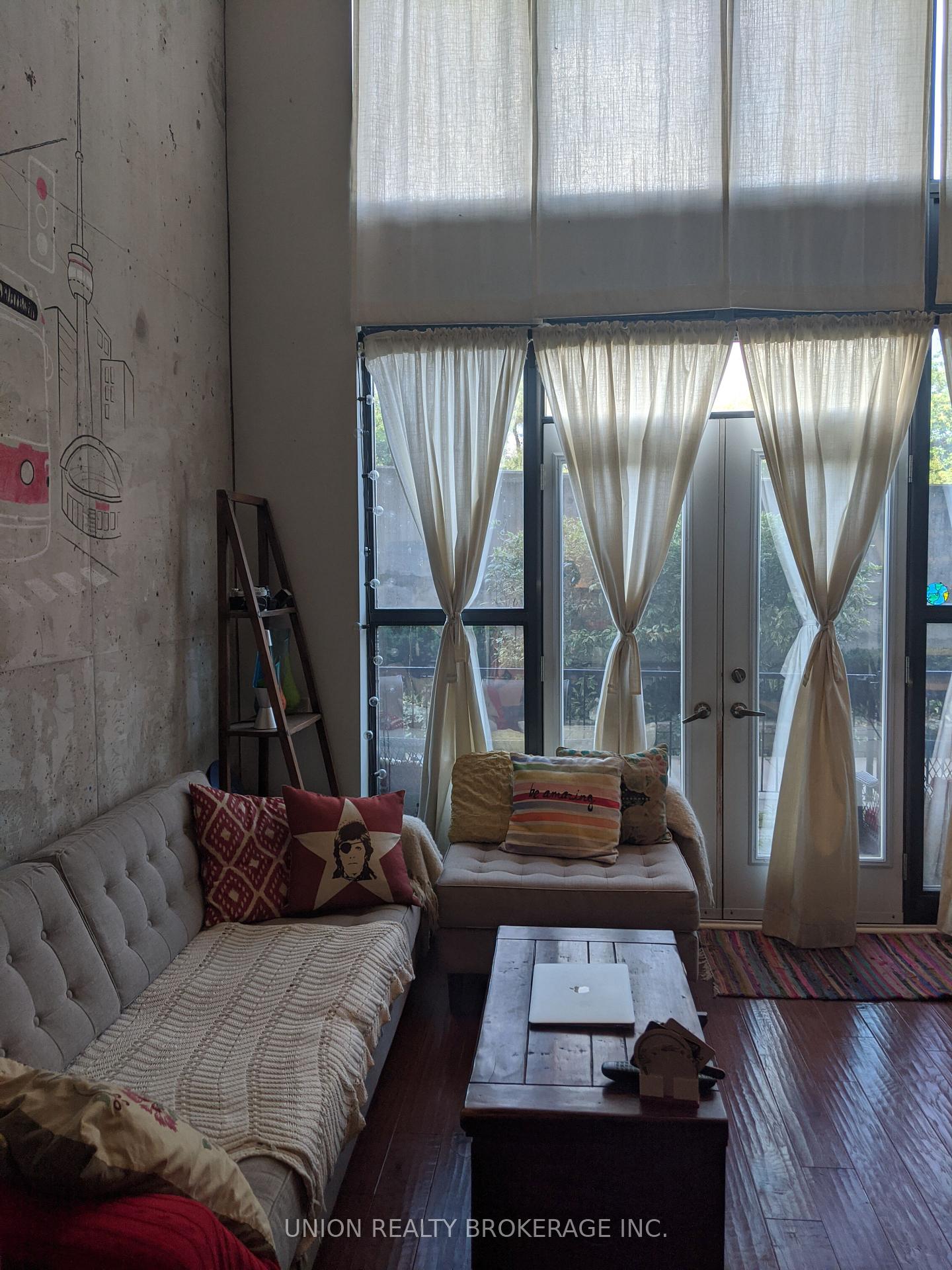 Photo 6 of Unit 105, 369 Sorauren Avenue, Toronto, Roncesvalles — HOMEH