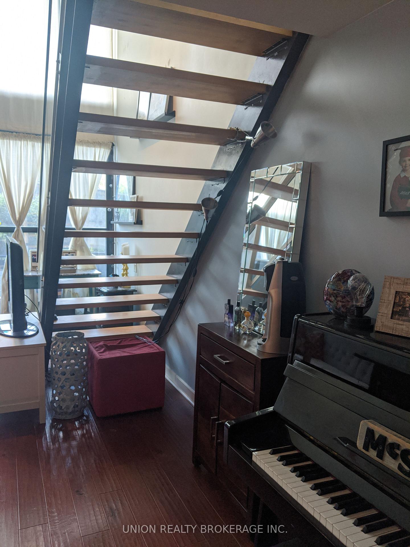 Photo 7 of Unit 105, 369 Sorauren Avenue, Toronto, Roncesvalles — HOMEH