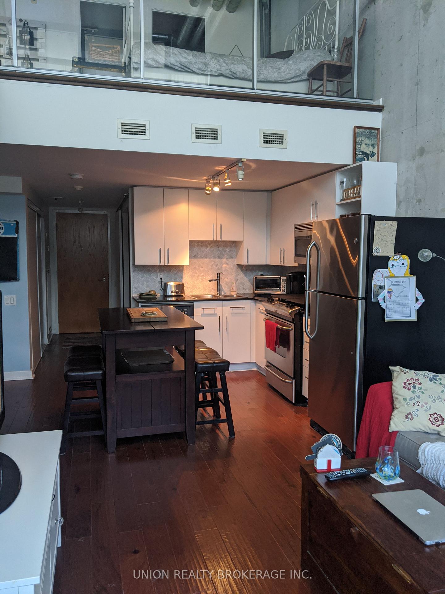 Photo 8 of Unit 105, 369 Sorauren Avenue, Toronto, Roncesvalles — HOMEH