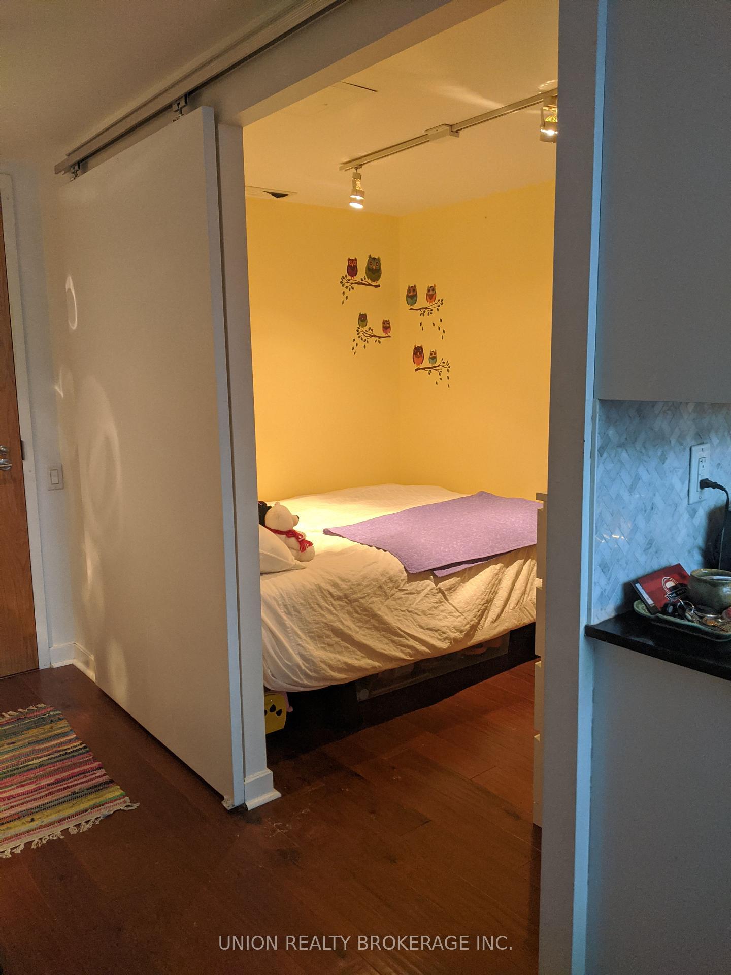 Photo 11 of Unit 105, 369 Sorauren Avenue, Toronto, Roncesvalles — HOMEH