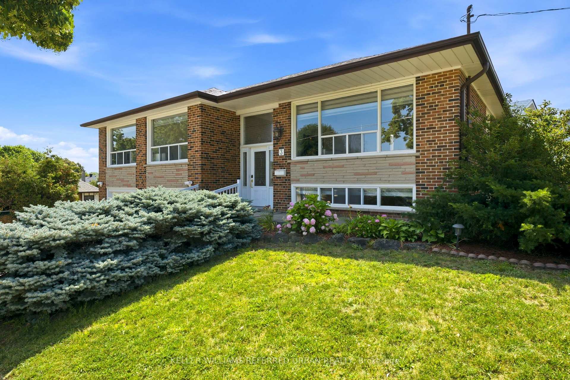 Photo 5 of 3 Brancaster Court, Etobicoke, Eringate-Centennial-West Deane — HOMEH