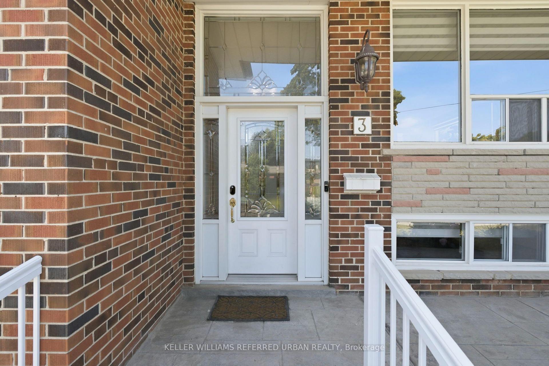 Photo 6 of 3 Brancaster Court, Etobicoke, Eringate-Centennial-West Deane — HOMEH