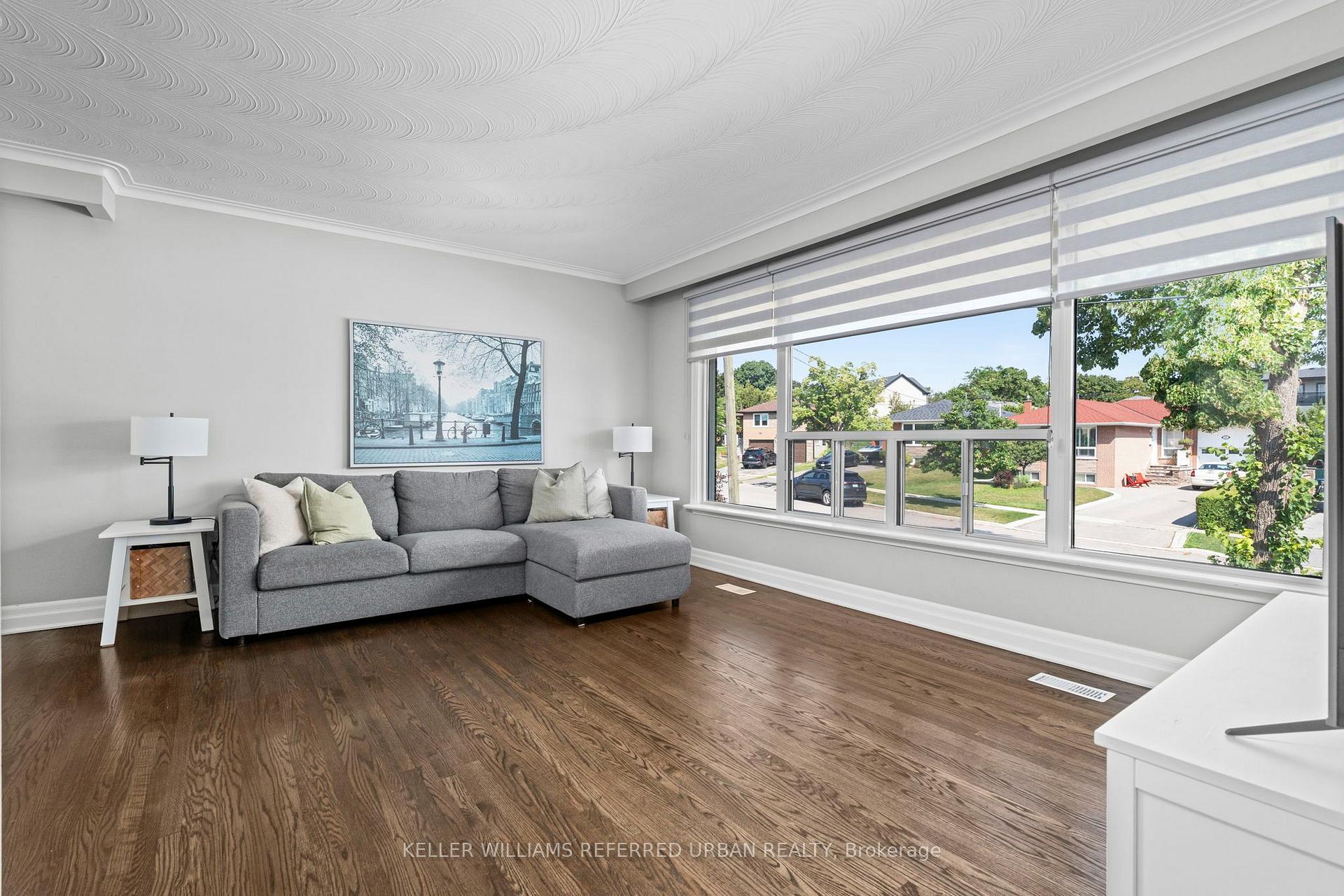 Photo 9 of 3 Brancaster Court, Etobicoke, Eringate-Centennial-West Deane — HOMEH
