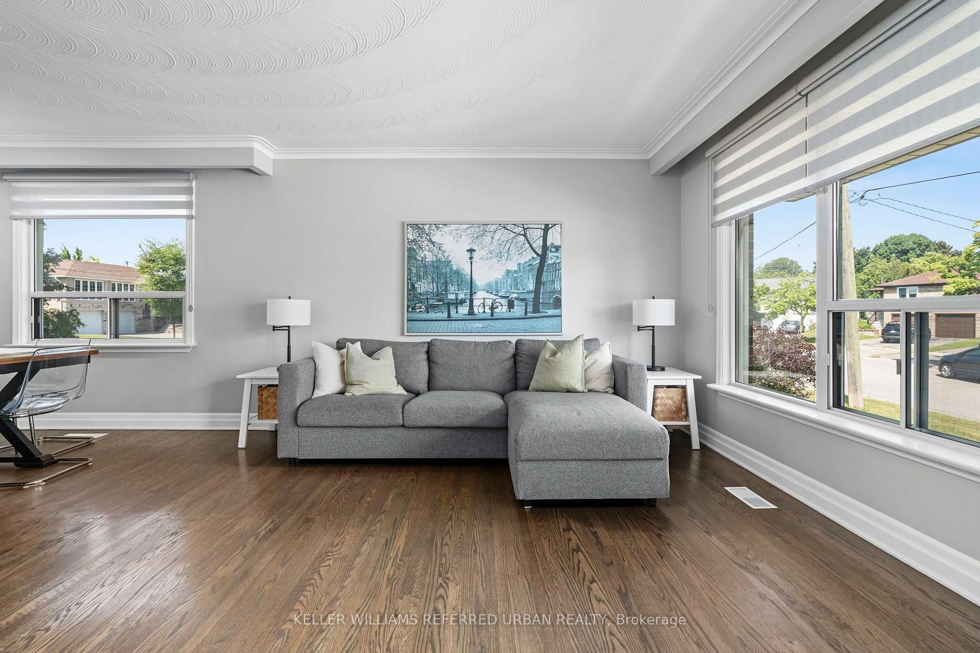 Photo 10 of 3 Brancaster Court, Etobicoke, Eringate-Centennial-West Deane — HOMEH