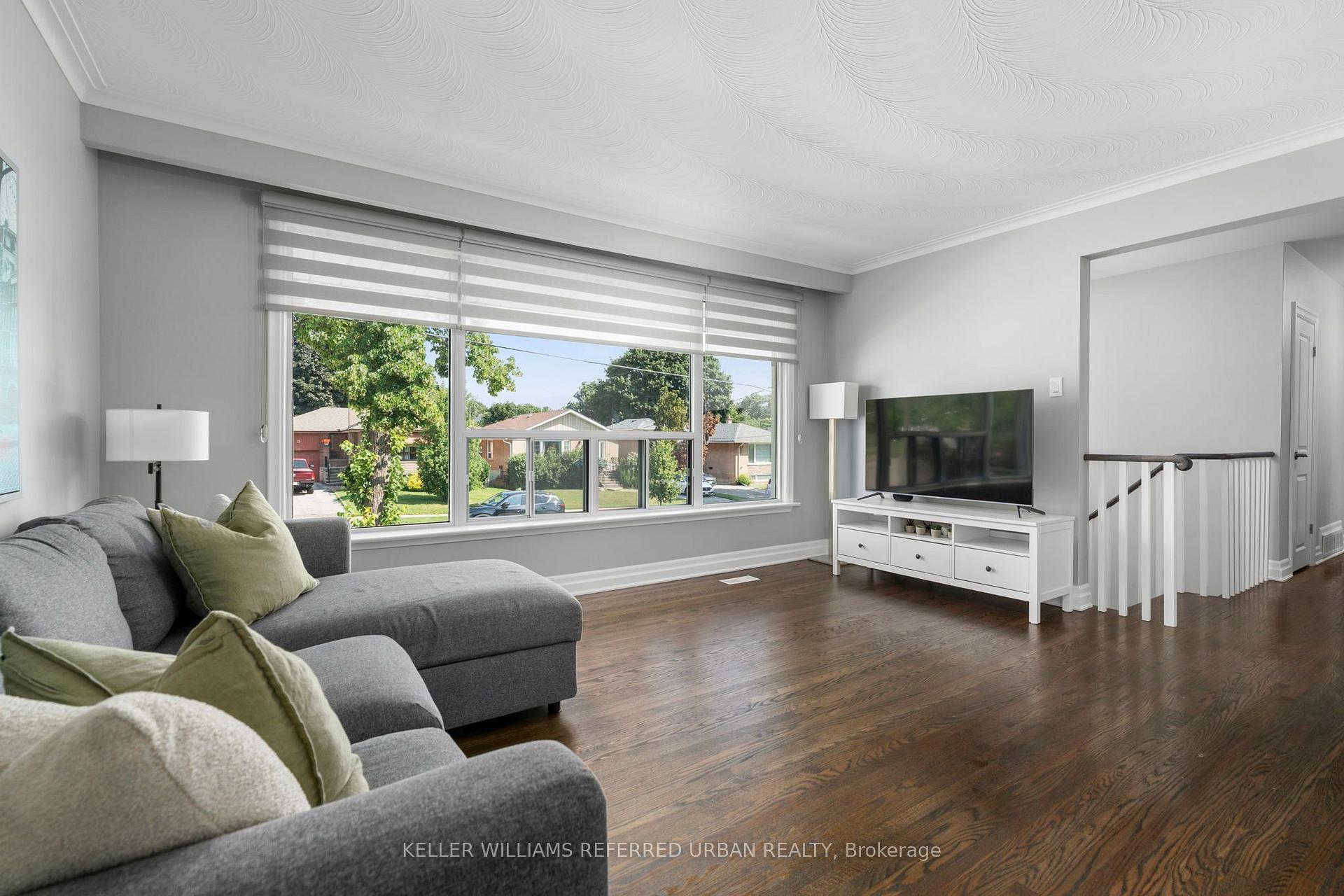 Photo 11 of 3 Brancaster Court, Etobicoke, Eringate-Centennial-West Deane — HOMEH