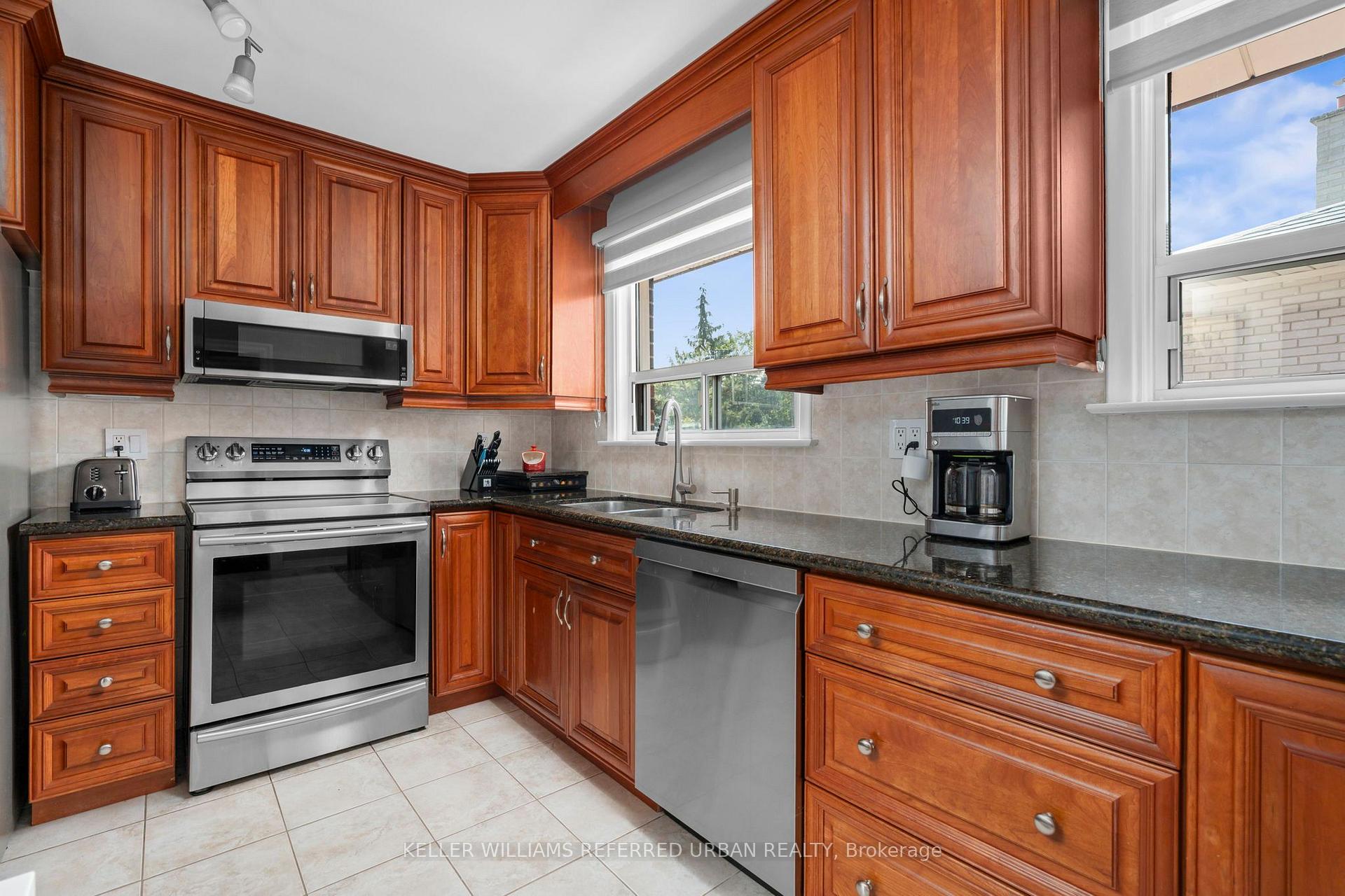 Photo 17 of 3 Brancaster Court, Etobicoke, Eringate-Centennial-West Deane — HOMEH