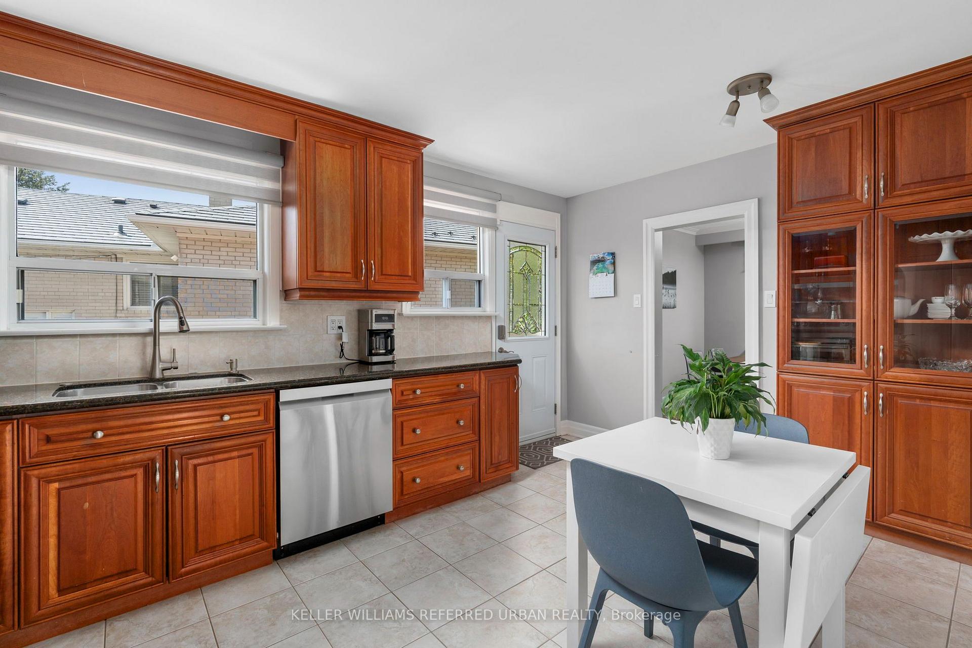 Photo 20 of 3 Brancaster Court, Etobicoke, Eringate-Centennial-West Deane — HOMEH