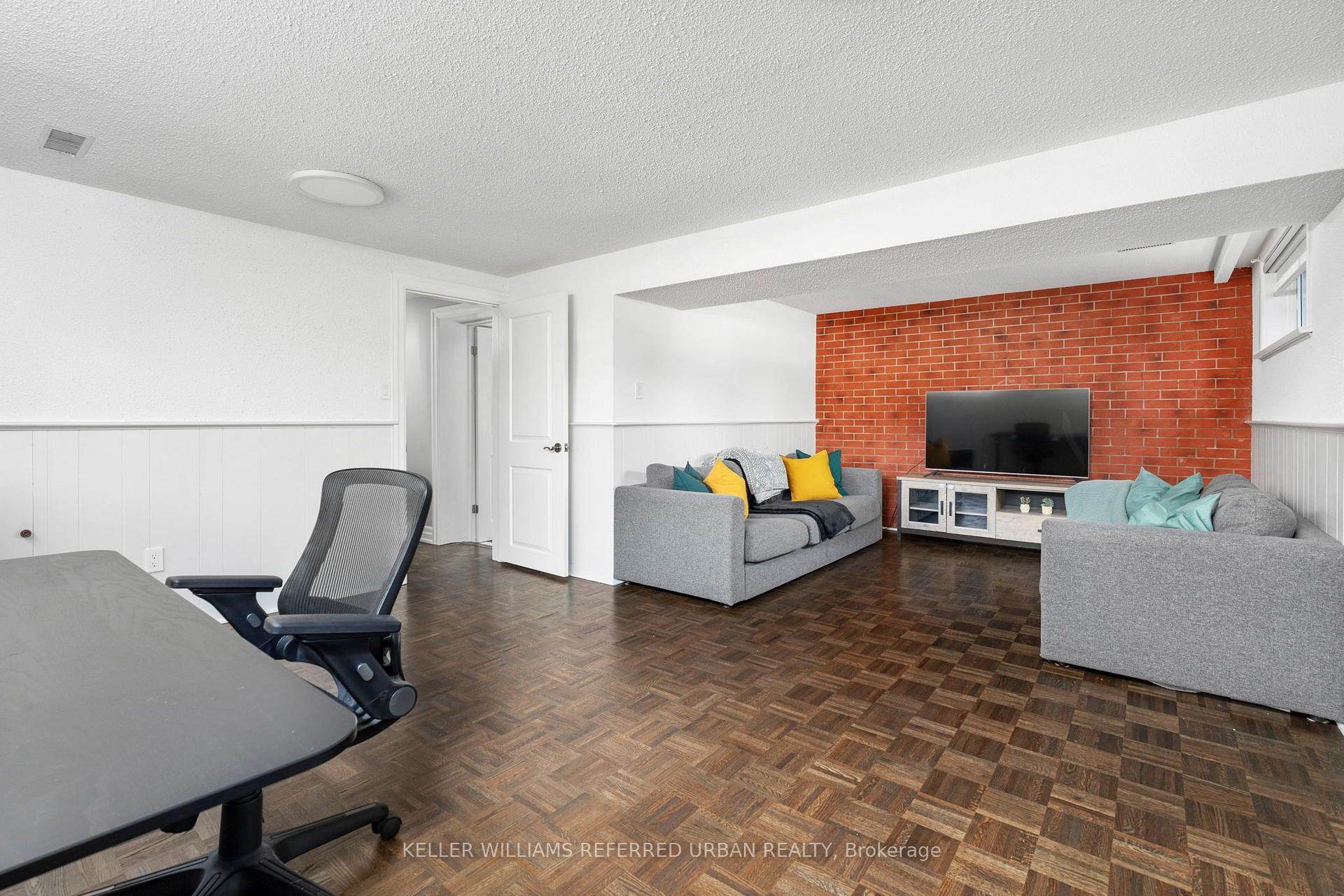 Photo 32 of 3 Brancaster Court, Etobicoke, Eringate-Centennial-West Deane — HOMEH