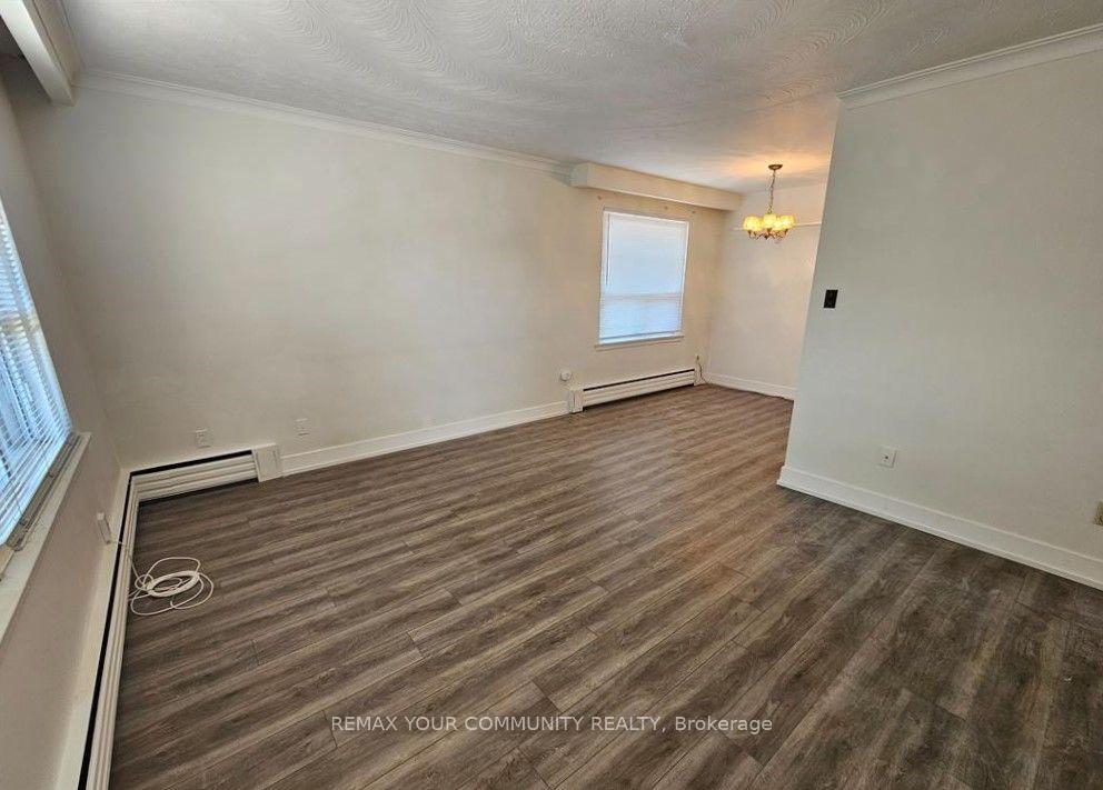 Photo 2 of Unit 5, 423 Pharmacy Avenue, Scarborough, Clairlea-Birchmount — HOMEH