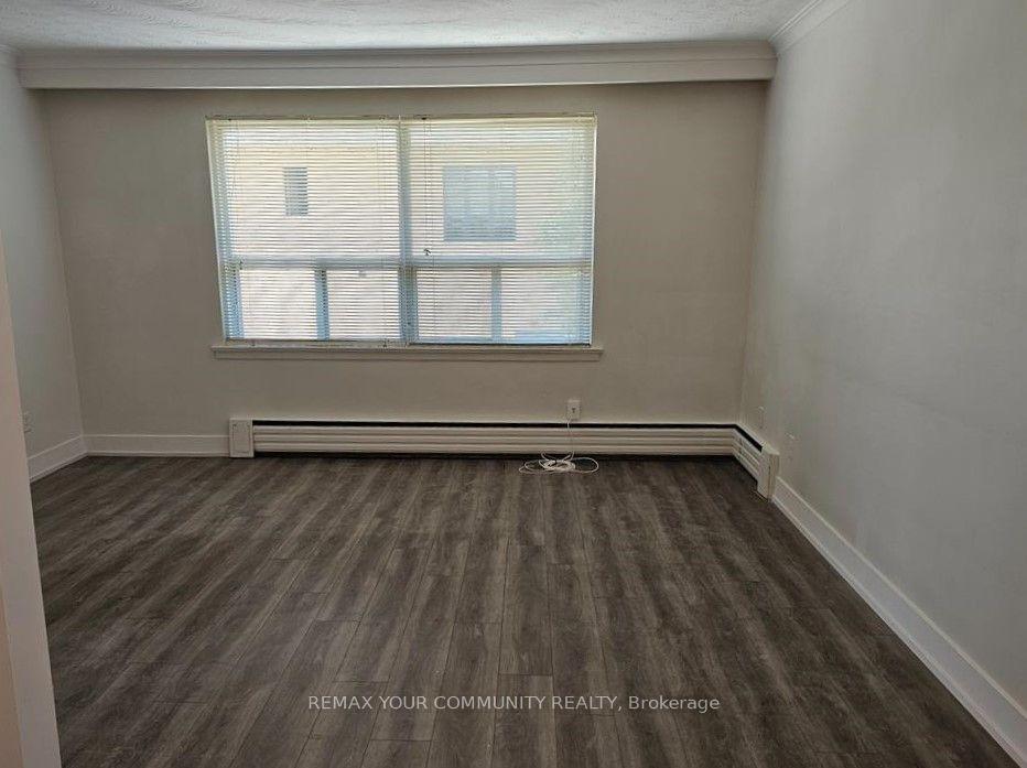 Photo 3 of Unit 5, 423 Pharmacy Avenue, Scarborough, Clairlea-Birchmount — HOMEH