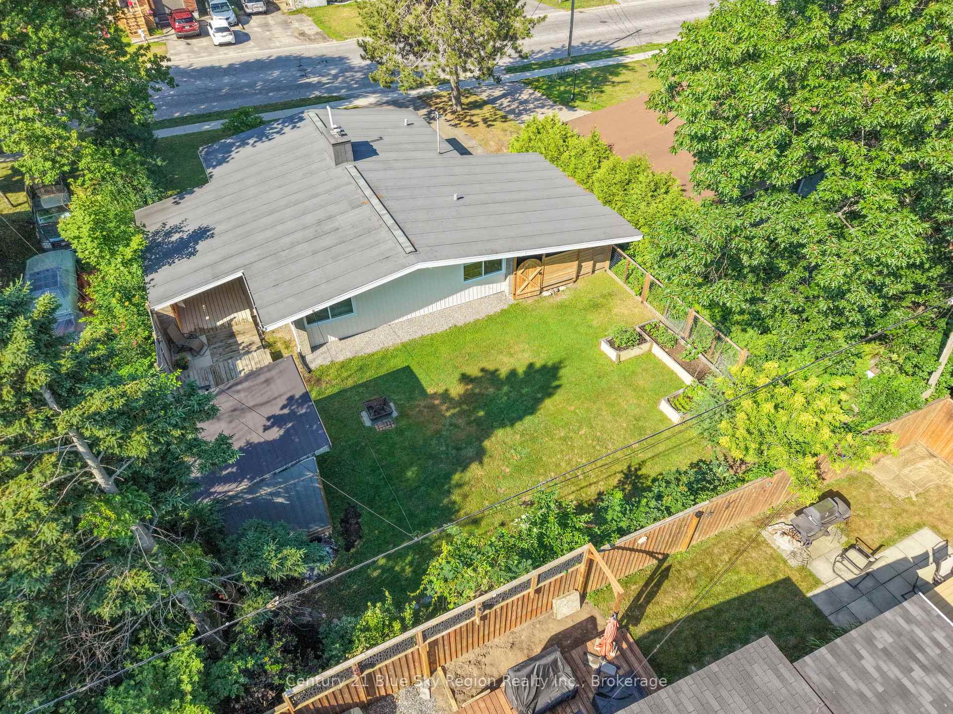 Photo 4 of 1440 Jane Street, North Bay, West End — HOMEH