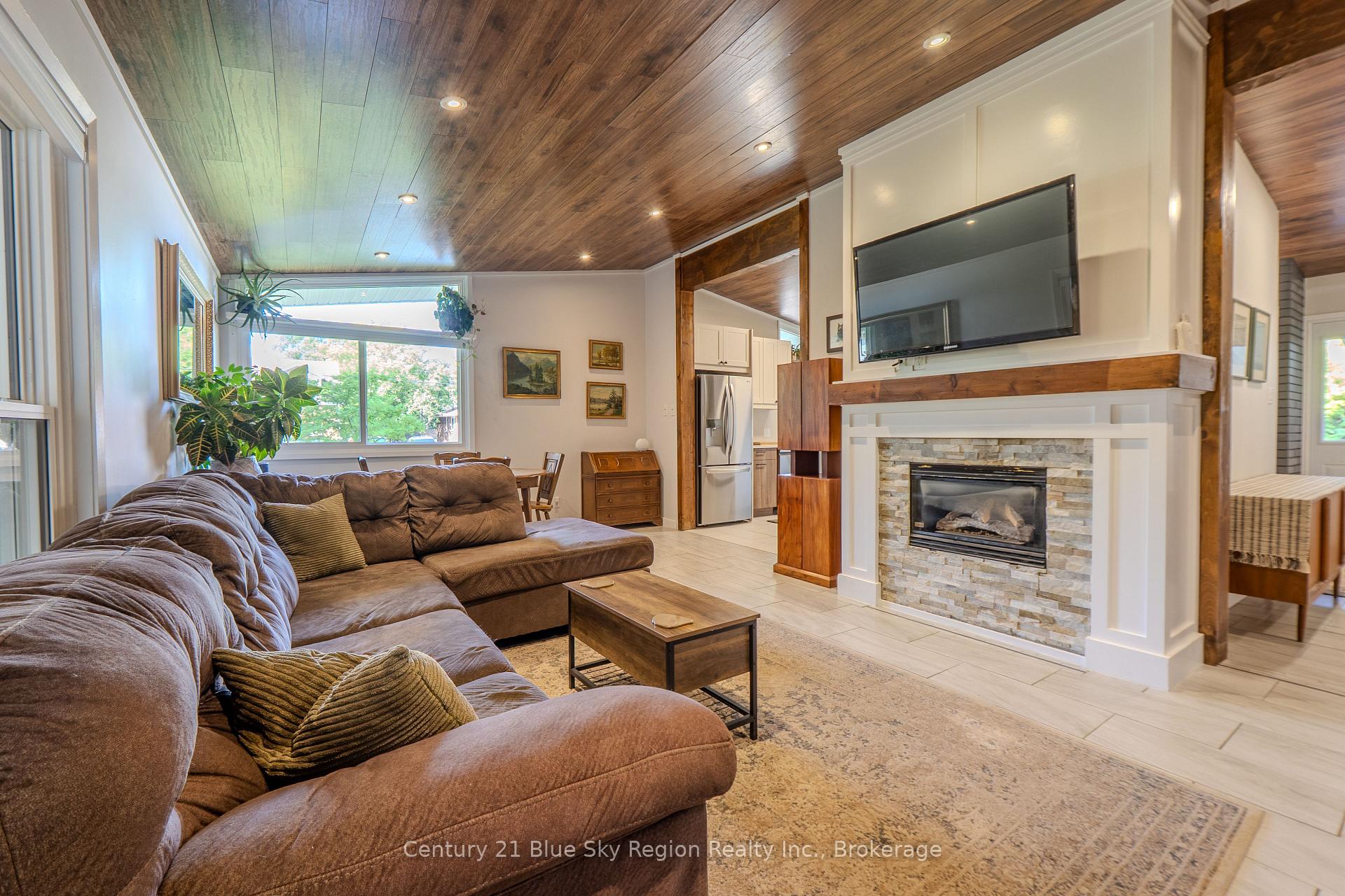 Photo 9 of 1440 Jane Street, North Bay, West End — HOMEH