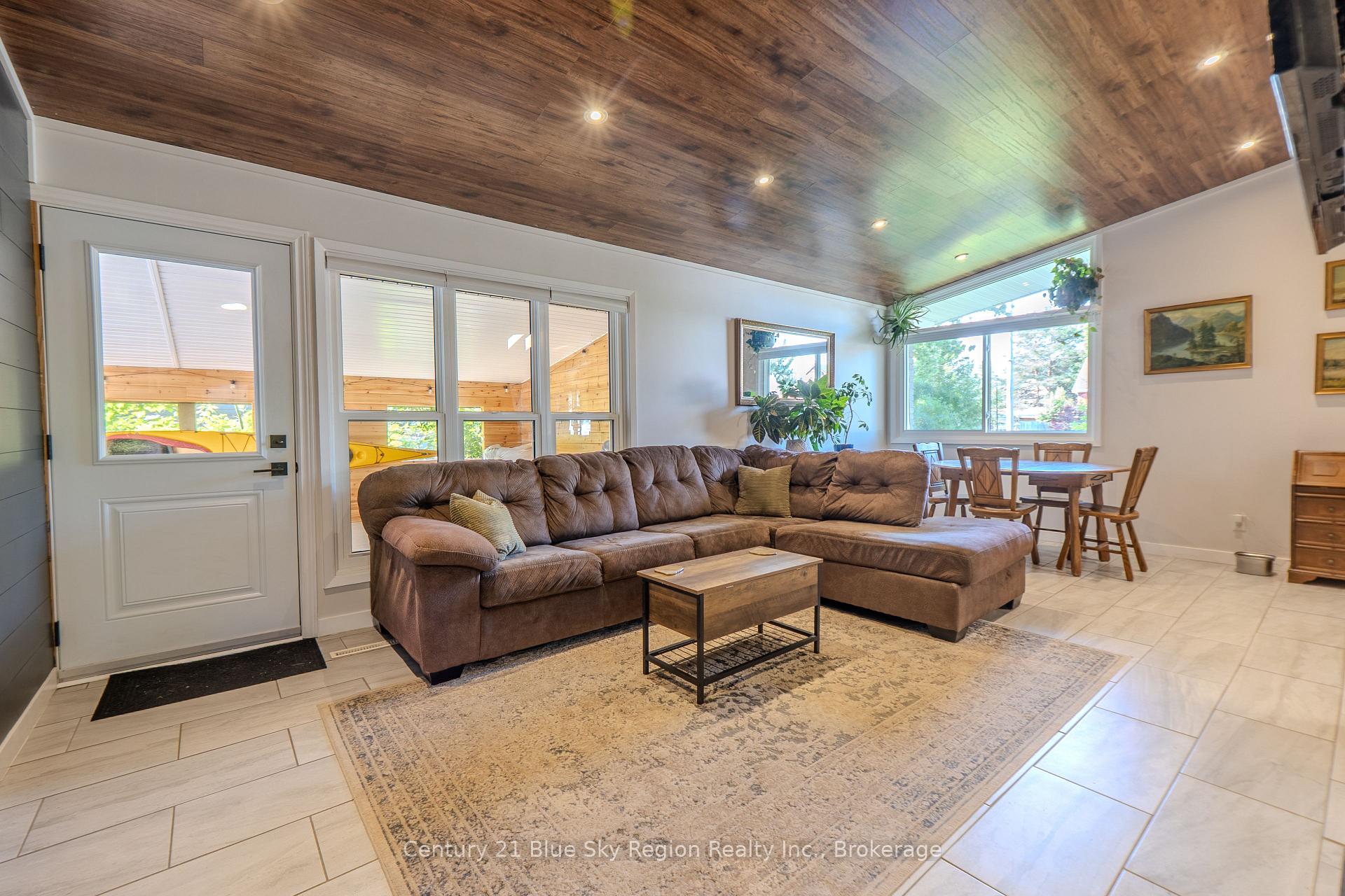 Photo 10 of 1440 Jane Street, North Bay, West End — HOMEH