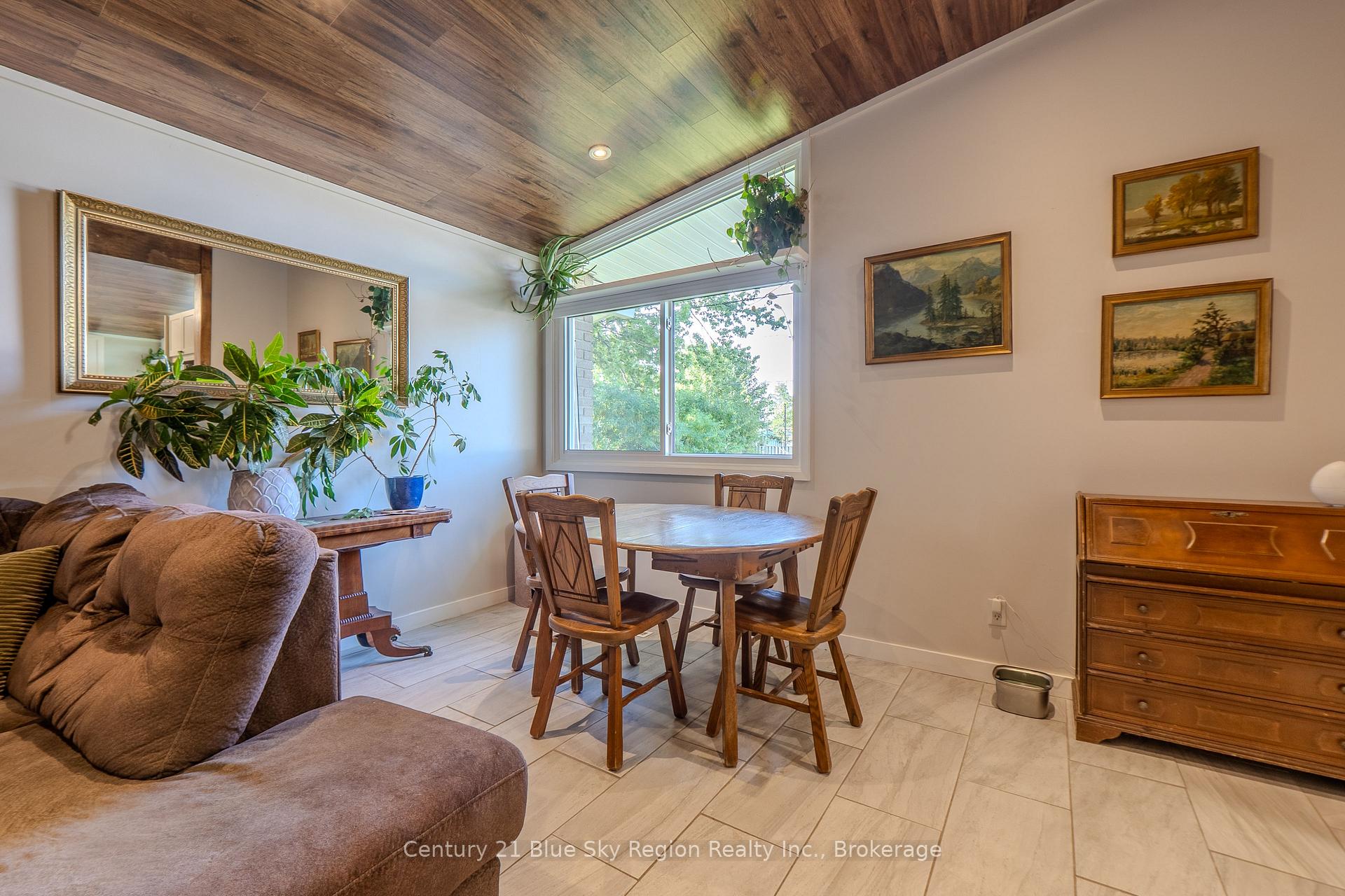 Photo 11 of 1440 Jane Street, North Bay, West End — HOMEH