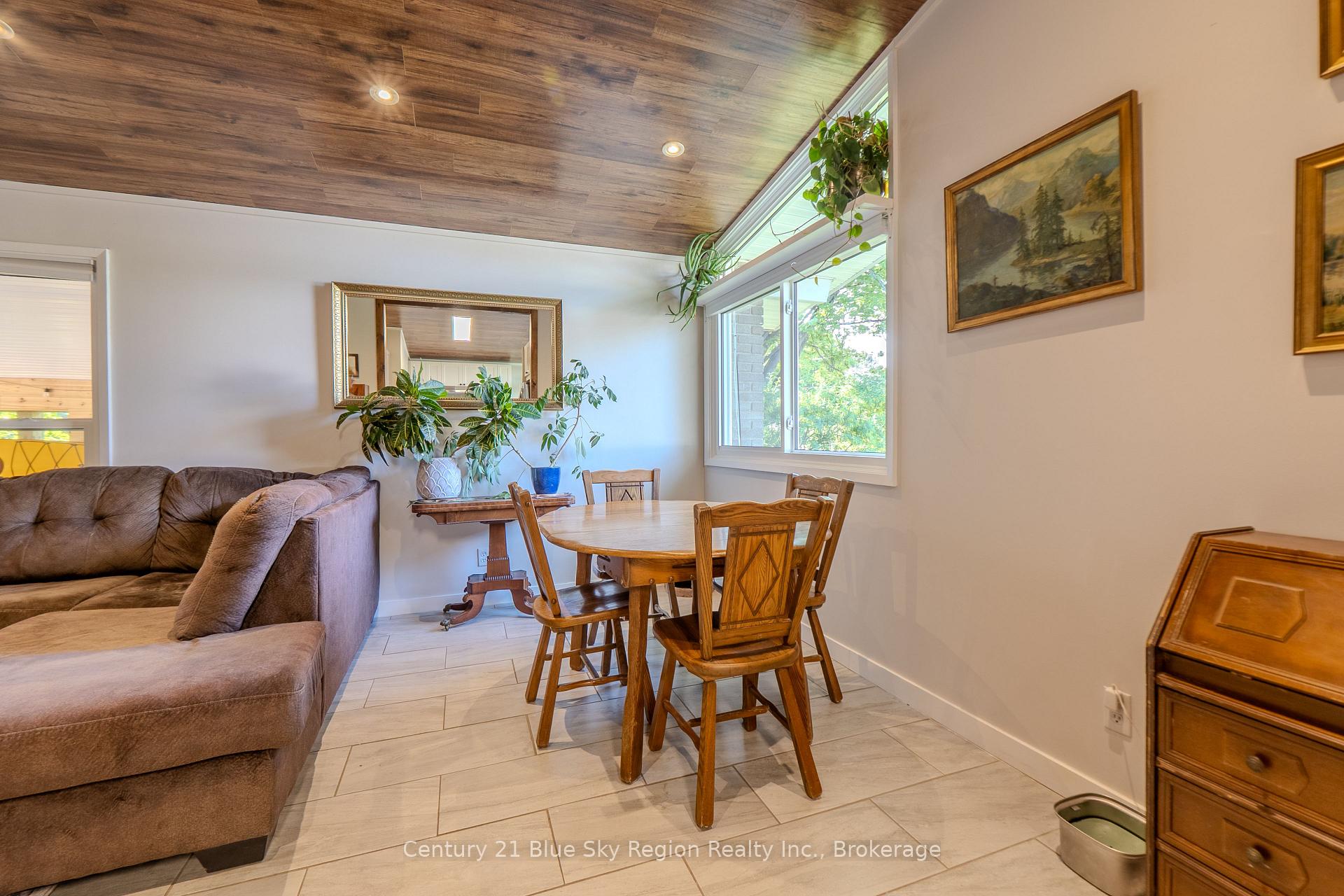 Photo 12 of 1440 Jane Street, North Bay, West End — HOMEH