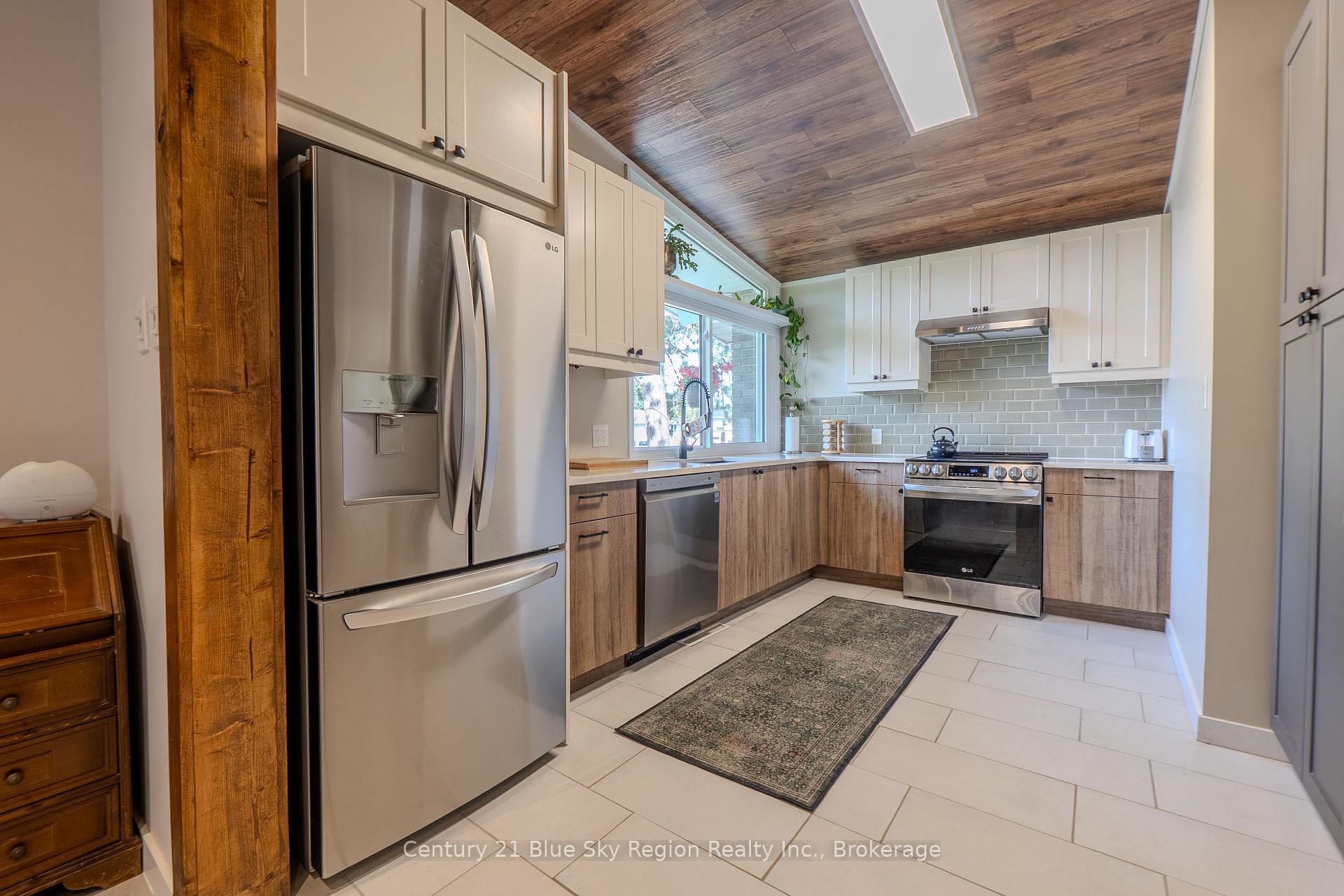 Photo 13 of 1440 Jane Street, North Bay, West End — HOMEH