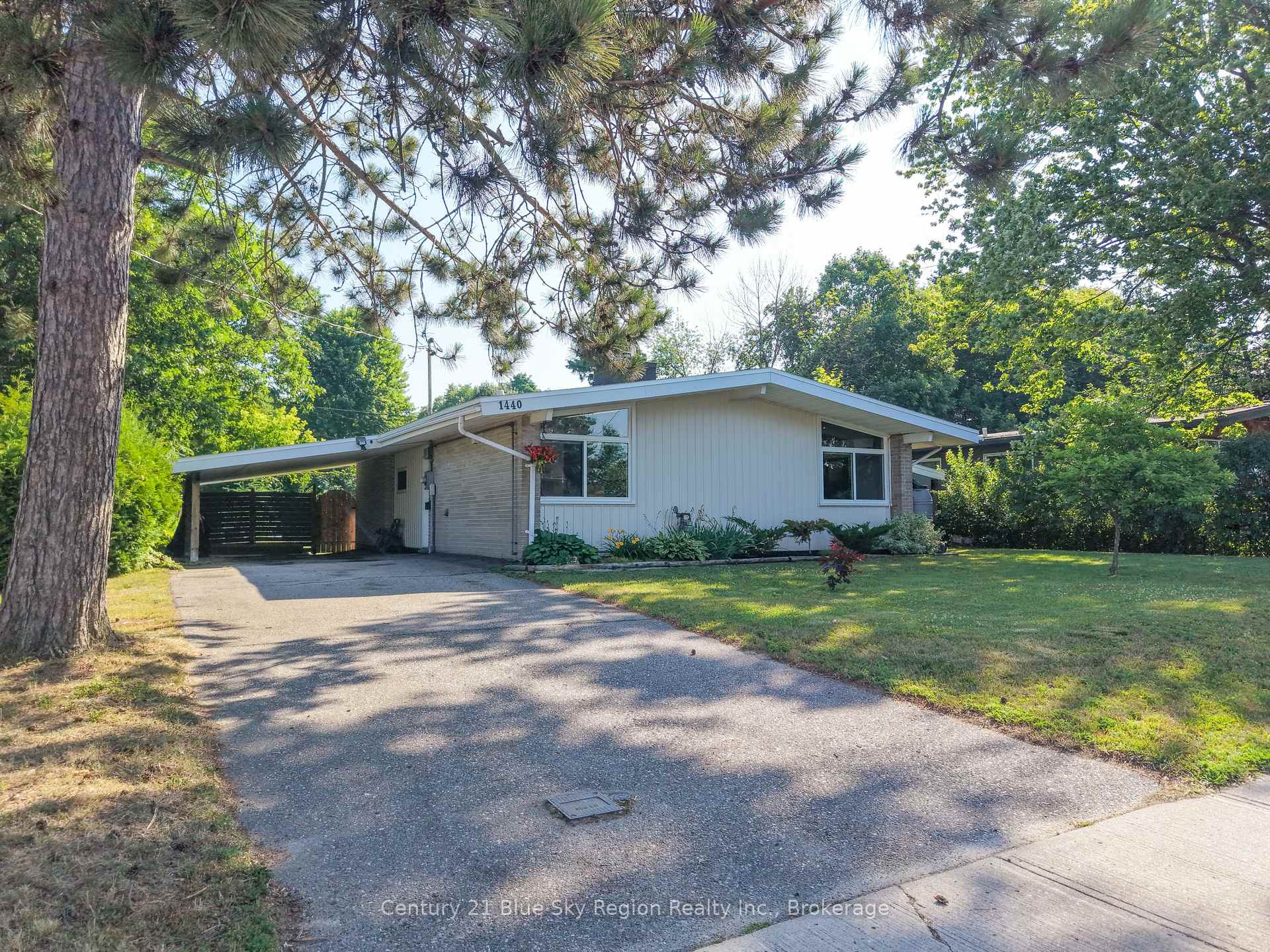 Photo 44 of 1440 Jane Street, North Bay, West End — HOMEH