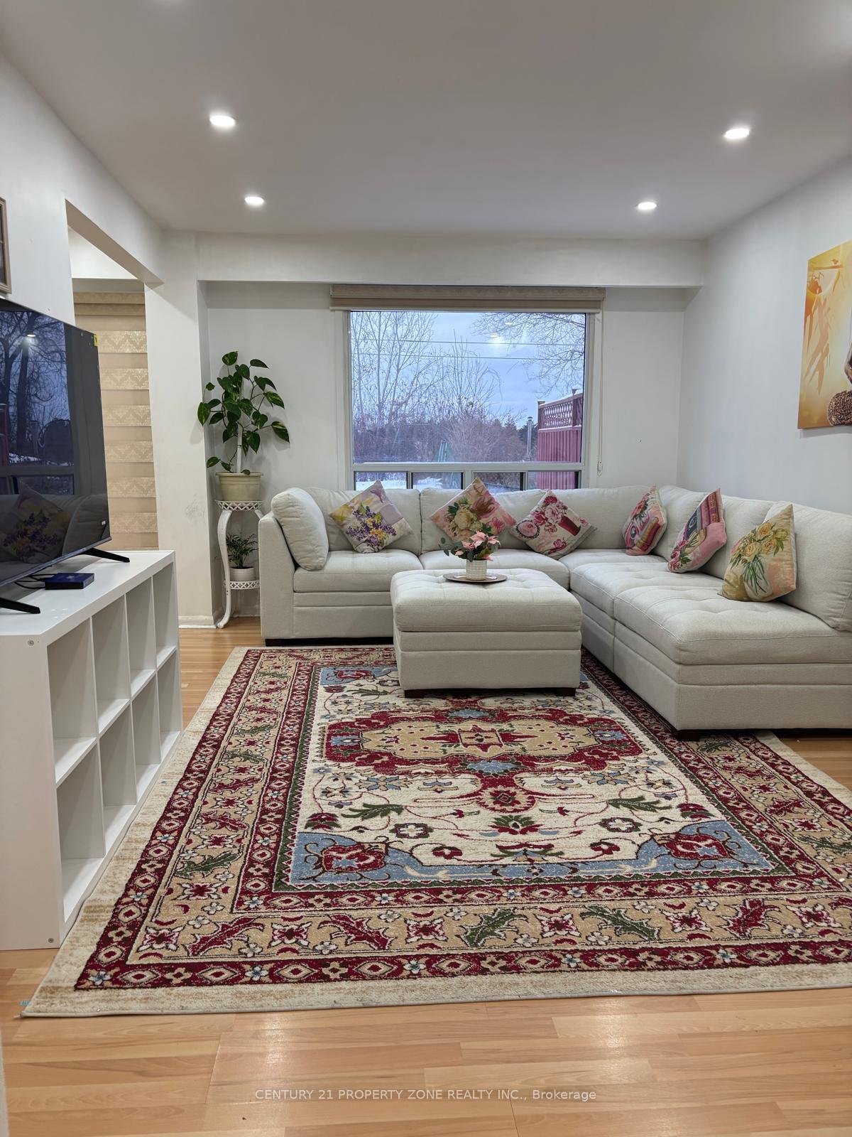 Photo 8 of 244 Royal Salisbury Way, Brampton, Madoc — HOMEH