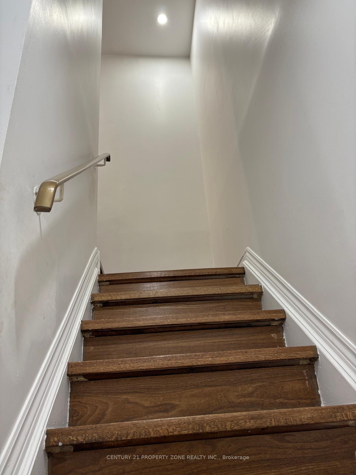 Photo 12 of 244 Royal Salisbury Way, Brampton, Madoc — HOMEH
