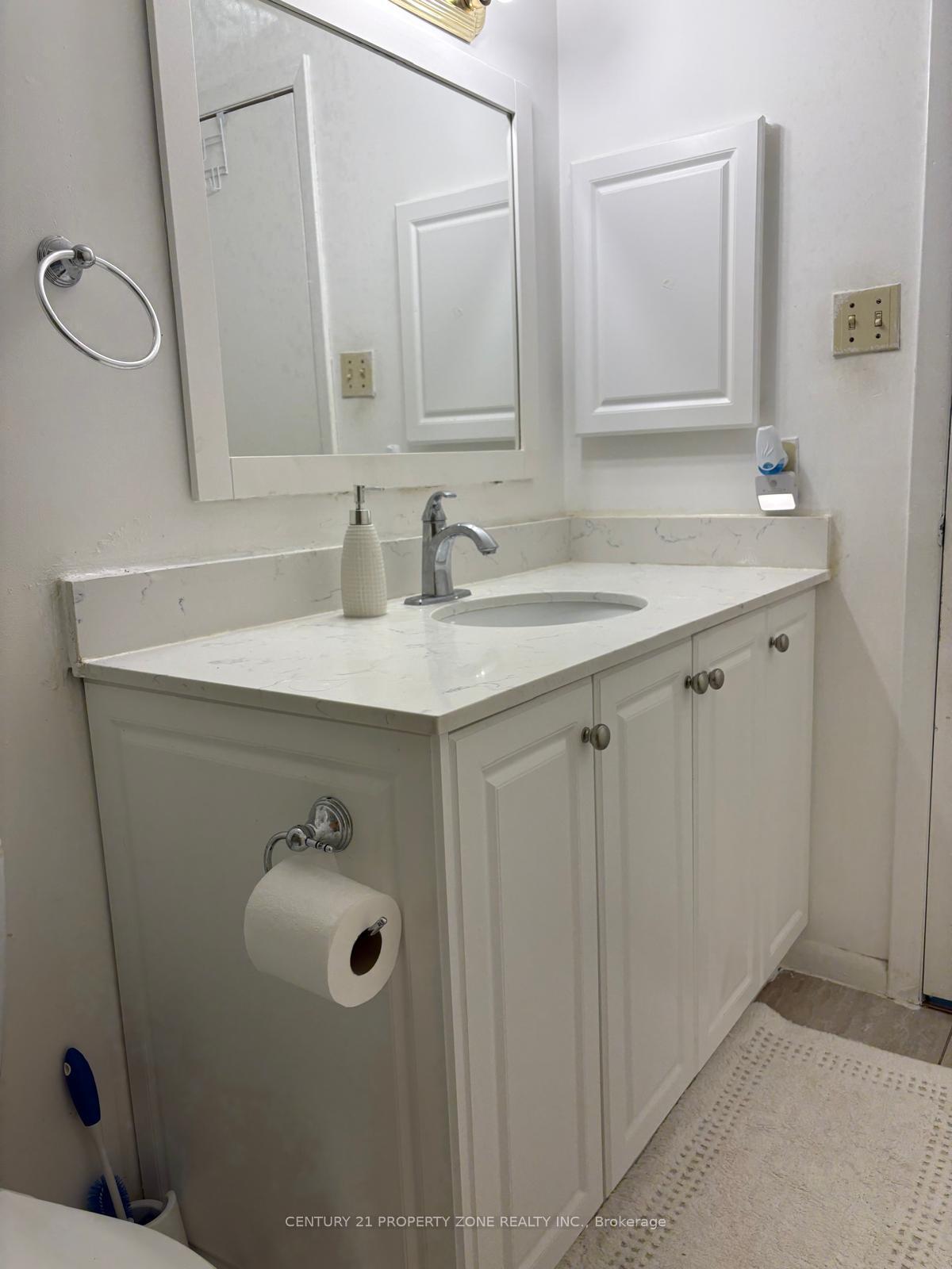 Photo 19 of 244 Royal Salisbury Way, Brampton, Madoc — HOMEH