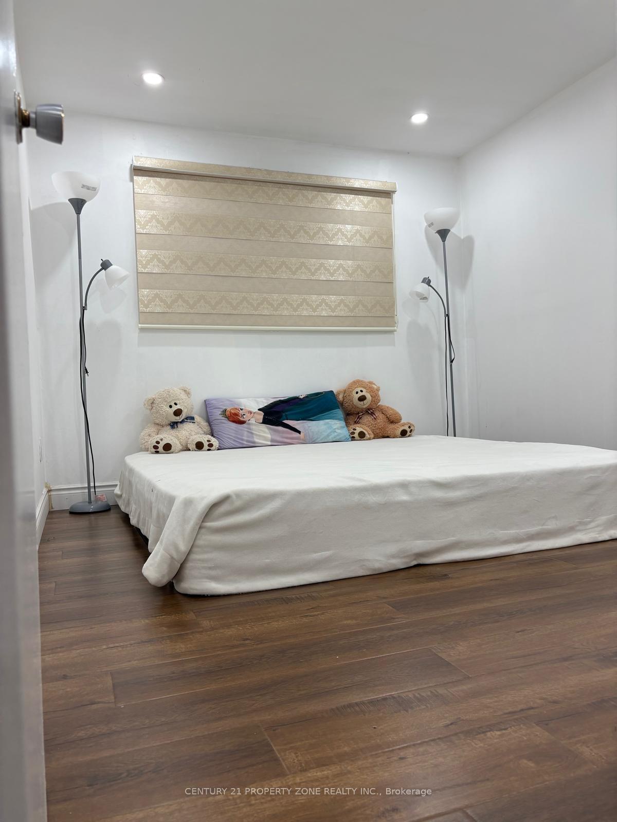 Photo 26 of 244 Royal Salisbury Way, Brampton, Madoc — HOMEH