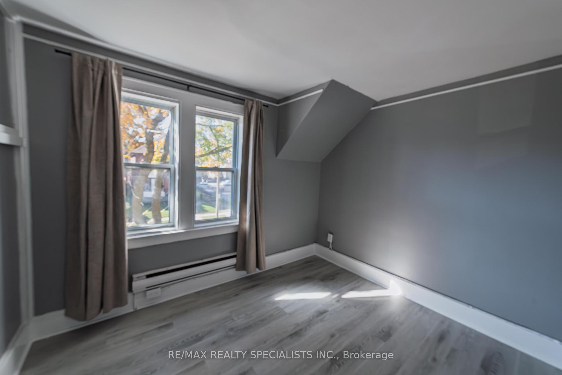 Photo 8 of 332 Elm Avenue, Windsor — HOMEH