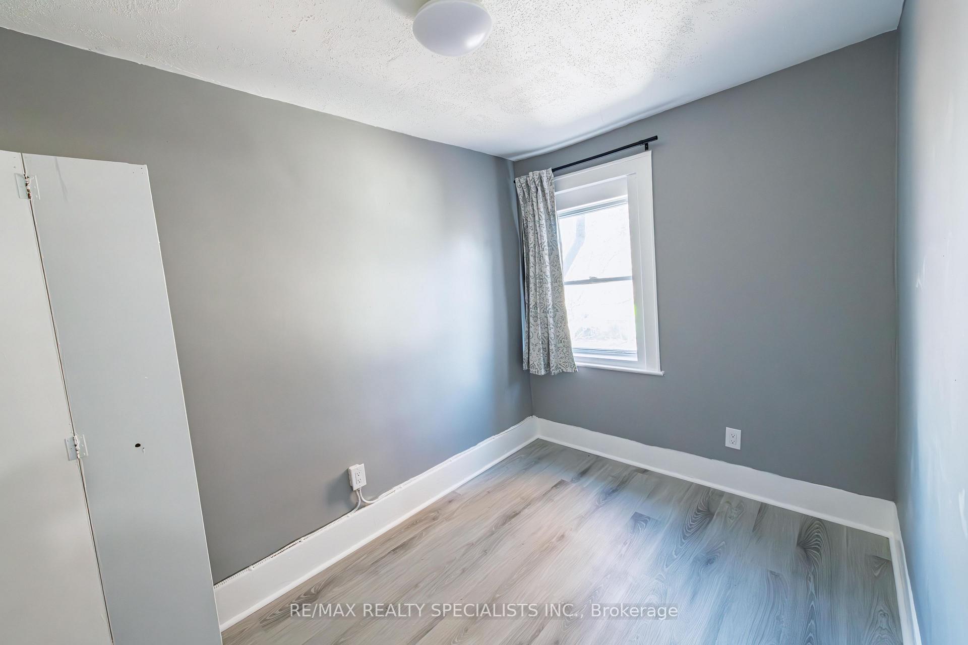 Photo 10 of 332 Elm Avenue, Windsor — HOMEH