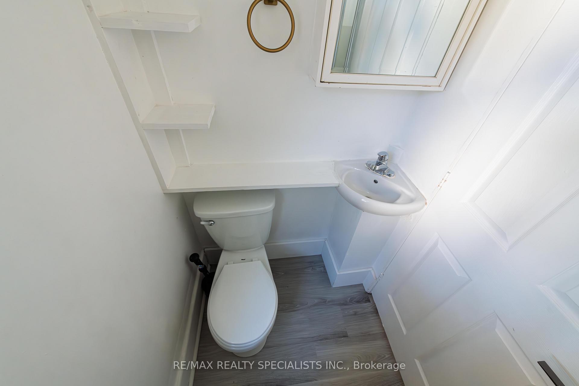 Photo 16 of 332 Elm Avenue, Windsor — HOMEH