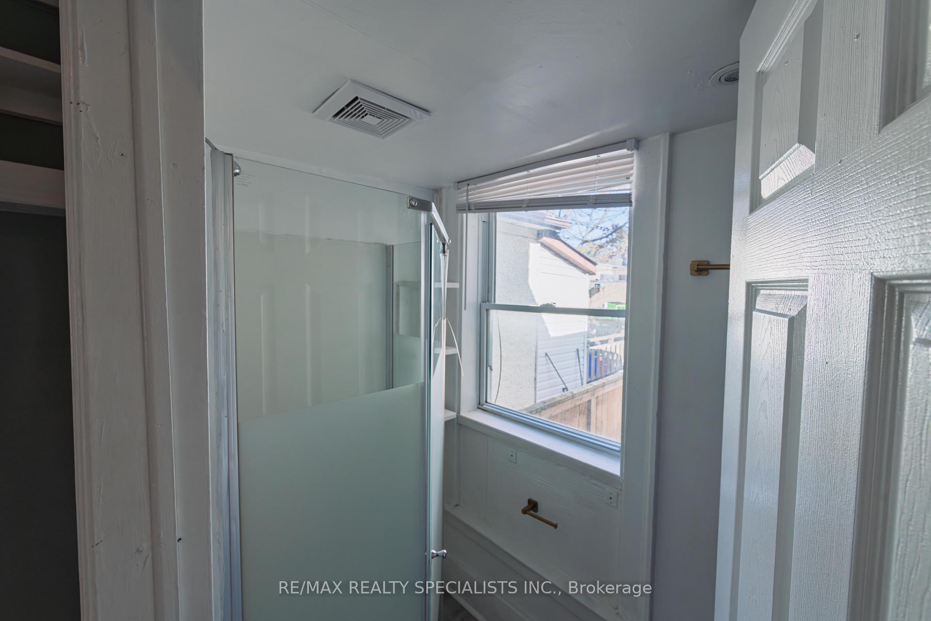 Photo 17 of 332 Elm Avenue, Windsor — HOMEH