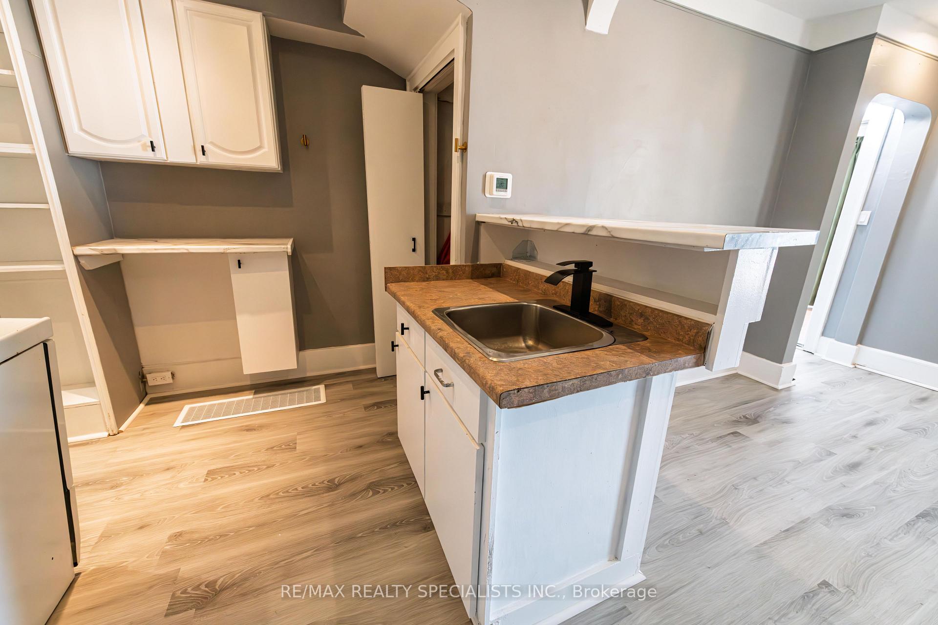 Photo 18 of 332 Elm Avenue, Windsor — HOMEH