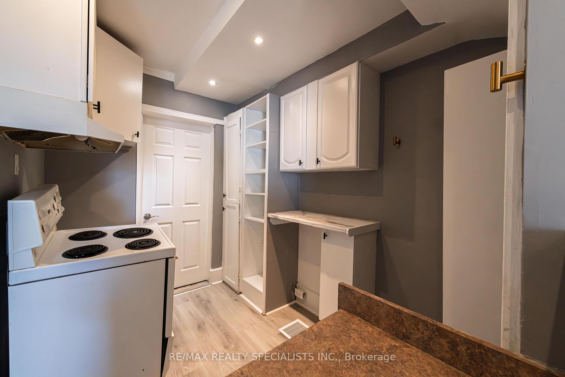 Photo 21 of 332 Elm Avenue, Windsor — HOMEH