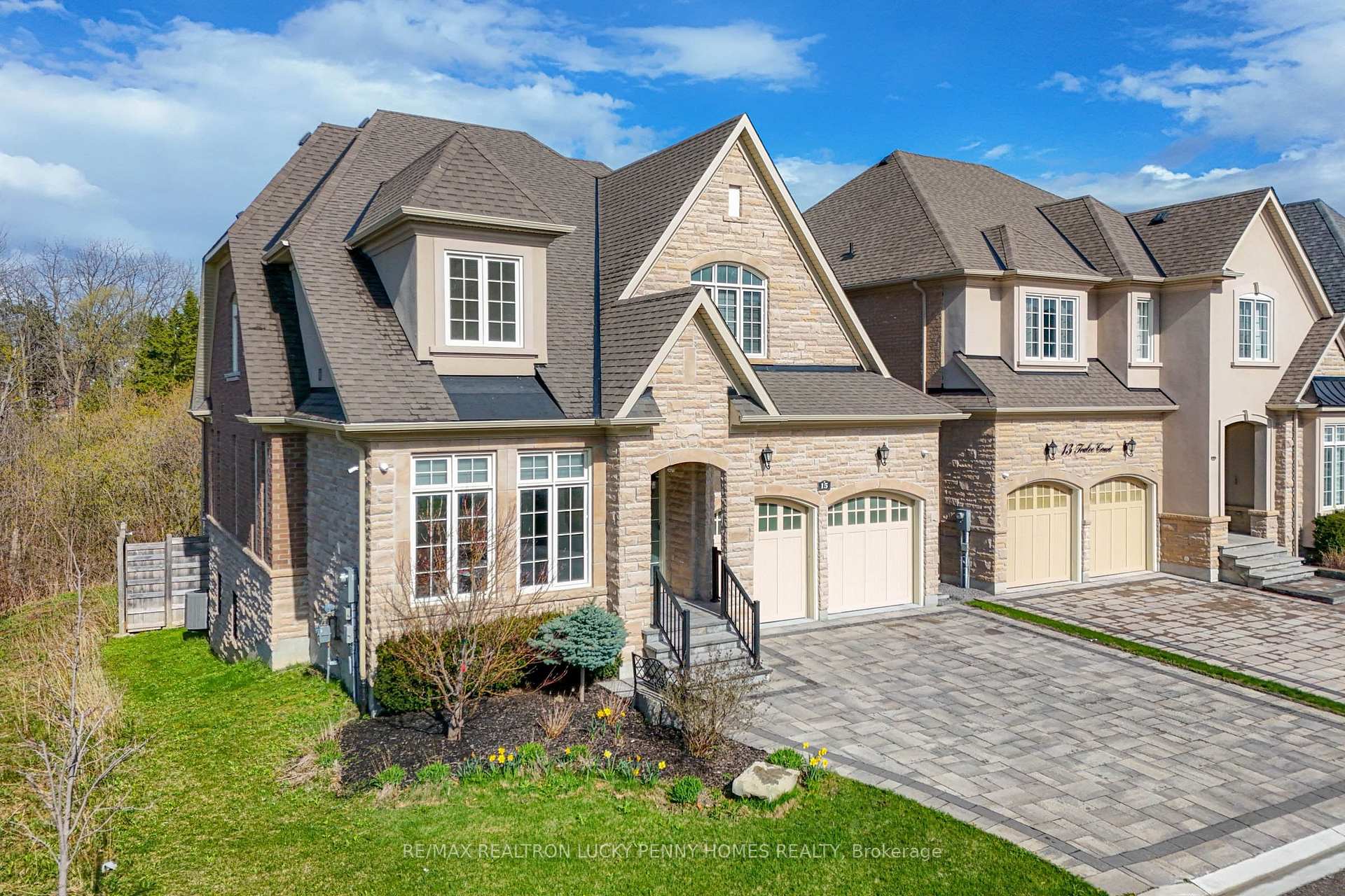 Photo 3 of 15 Tralee Court, Markham, Angus Glen — HOMEH