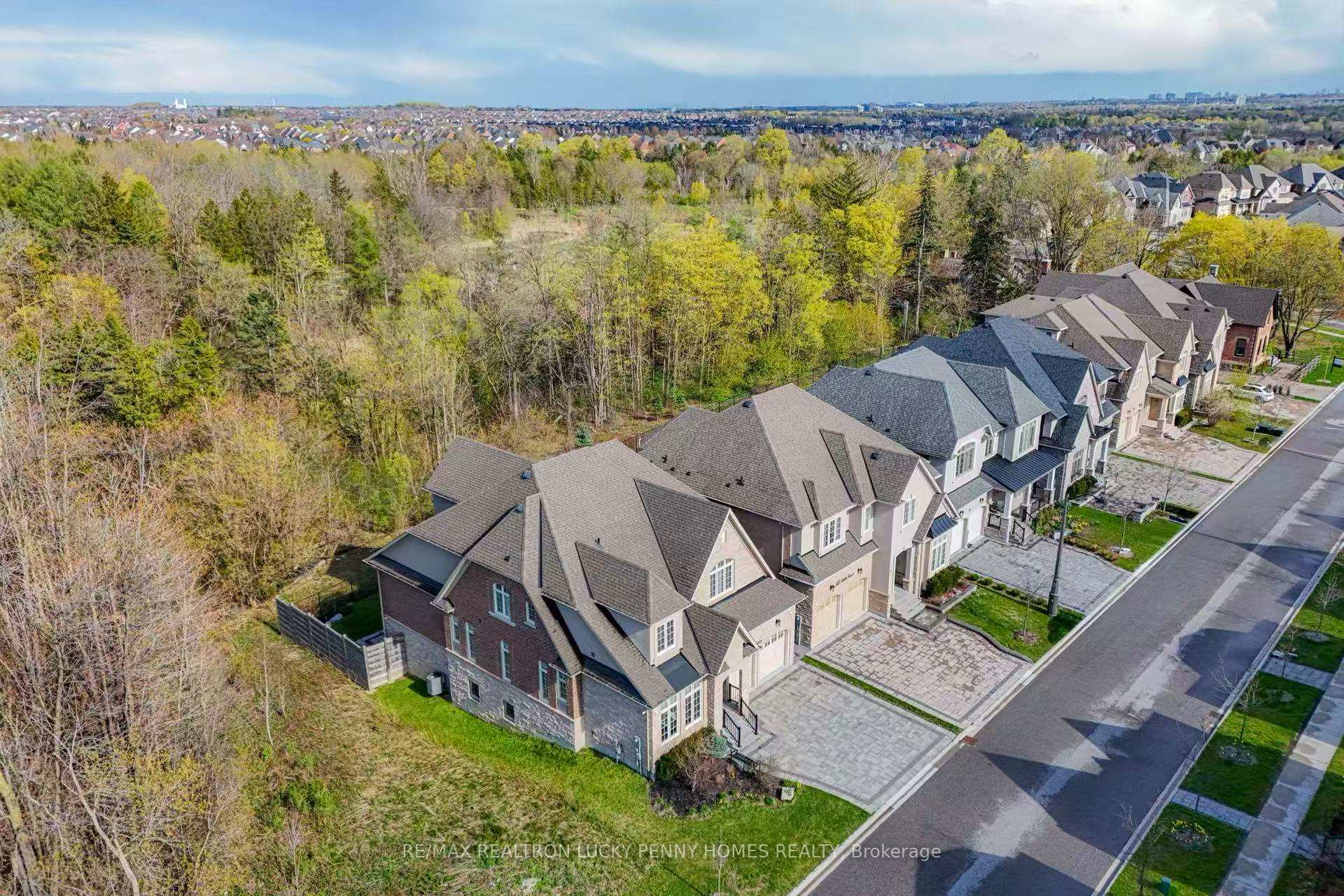 Photo 41 of 15 Tralee Court, Markham, Angus Glen — HOMEH